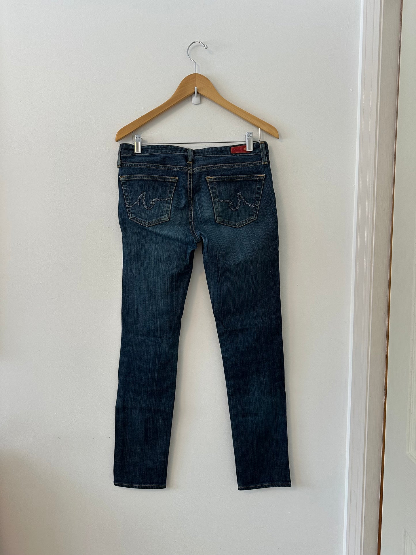 AG The Stilt Low Rise Y2K Straight Leg Low Rise Jeans | Size 28