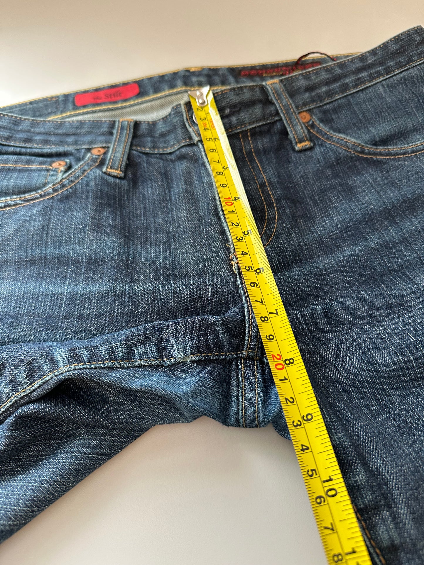 AG The Stilt Low Rise Y2K Straight Leg Low Rise Jeans | Size 28