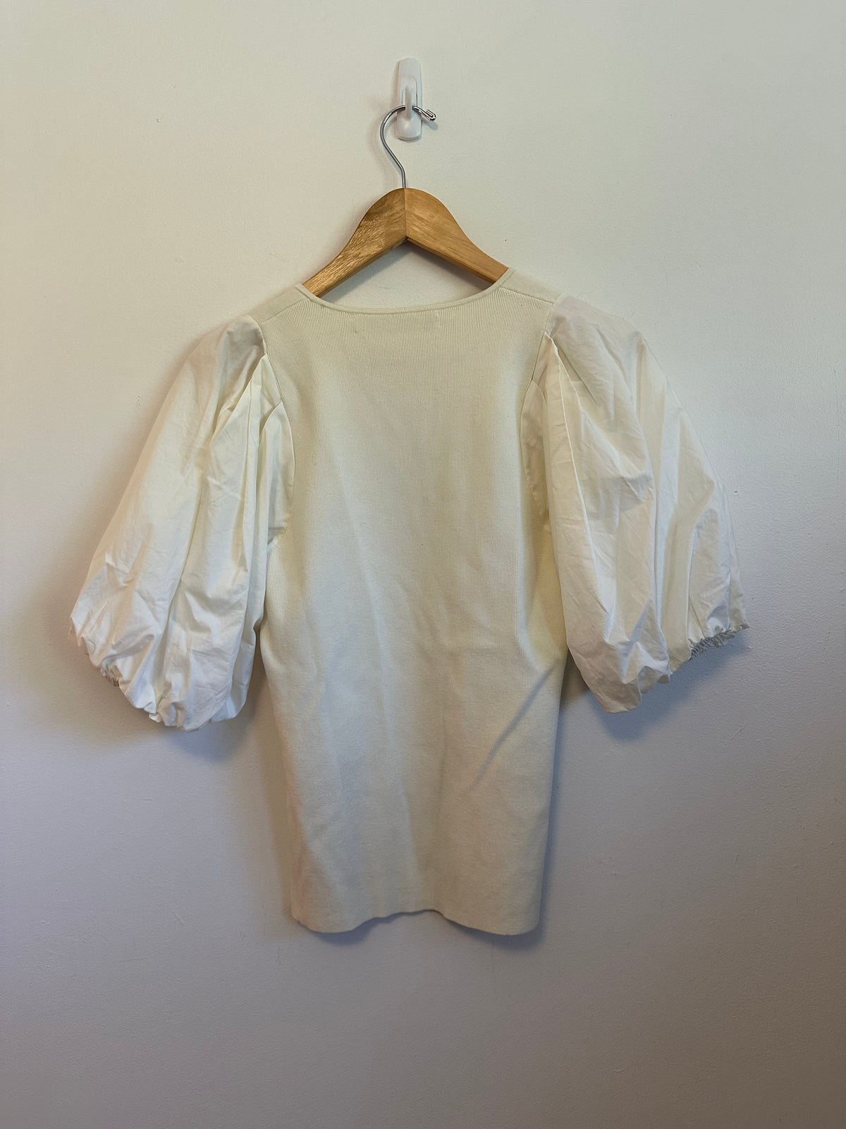 Marie Oliver Cream Mixed Media Ribbed V-Neck Top | Size Medium