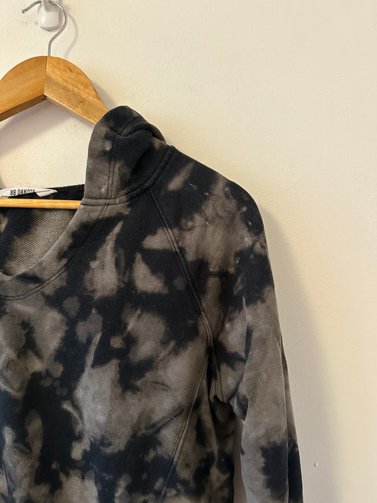 BB Dakota Tie Dye Cropped Pullover Hoodie Gray and Black Sweatshirt | Size Large