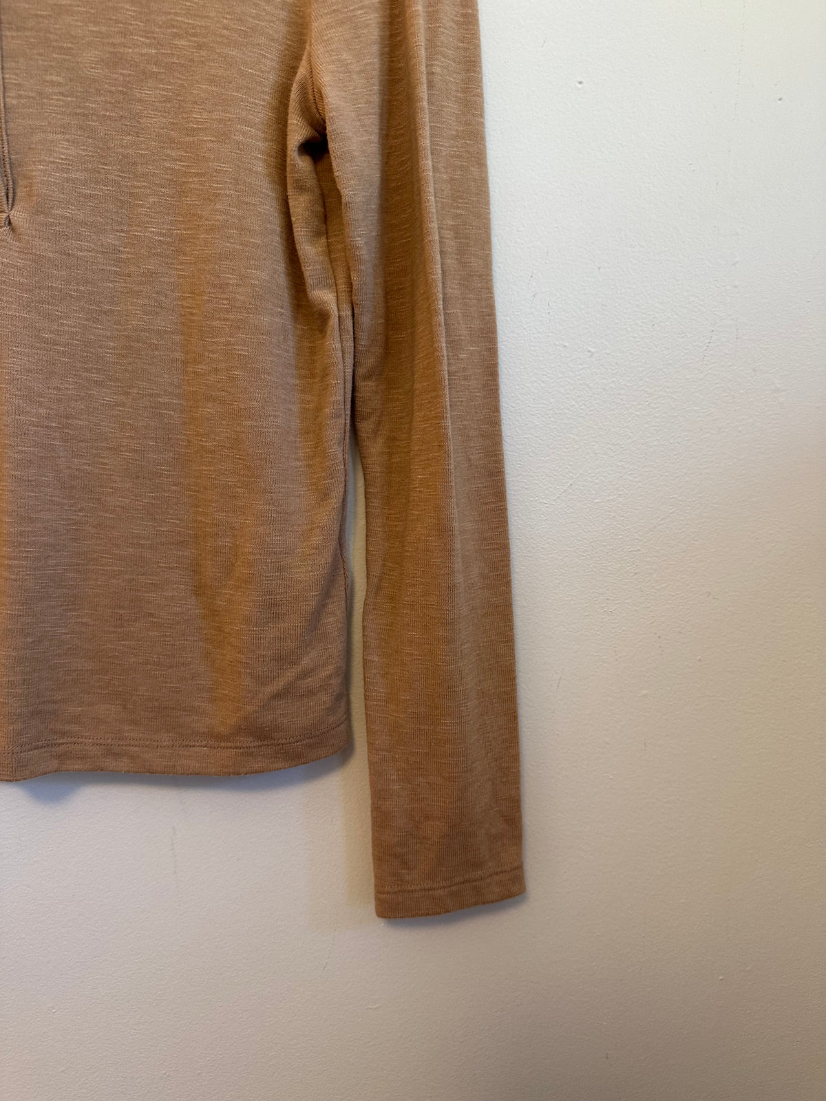 Michael Stars Camel Tan Snap Mock Neck Long Sleeve Slub Top | Size Small