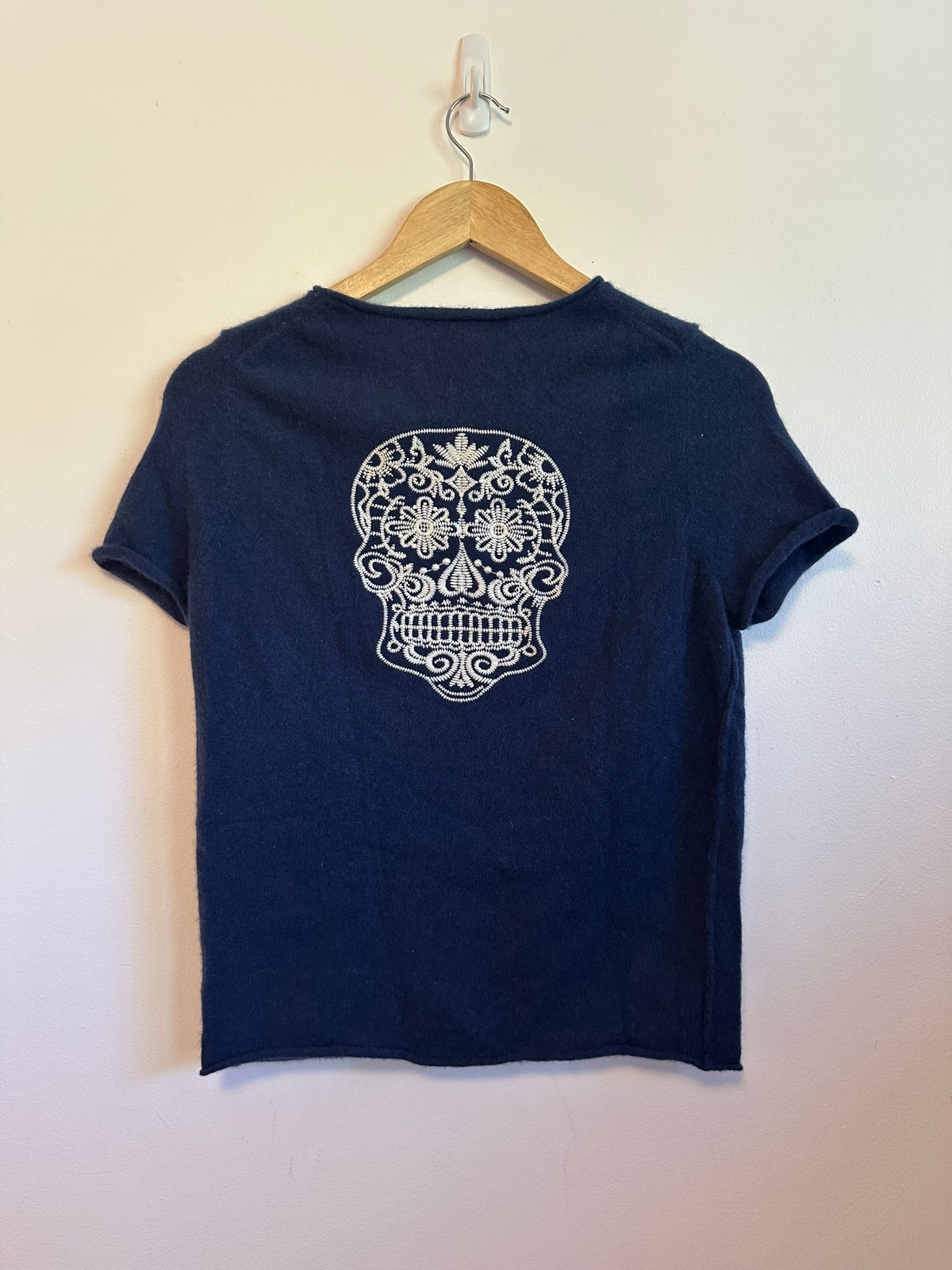 Skull Cashmere Navy Blue Cashmere Short Sleeve Skull Graphic Sweater | Size Medium
