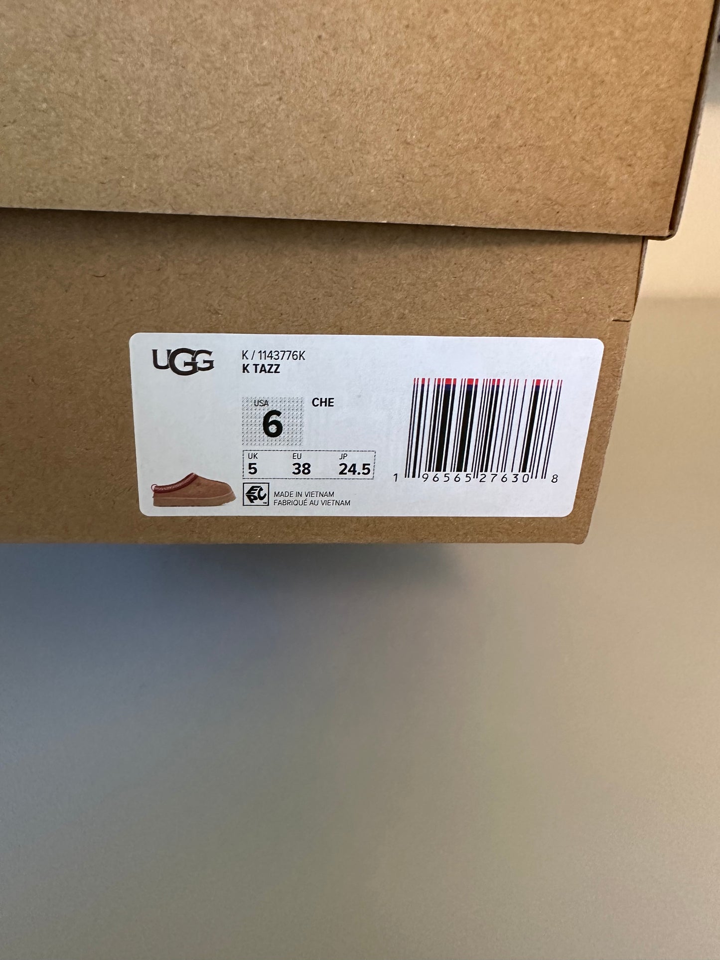 New in Box UGG Tazz Chestnut Suede Slippers | Size 6