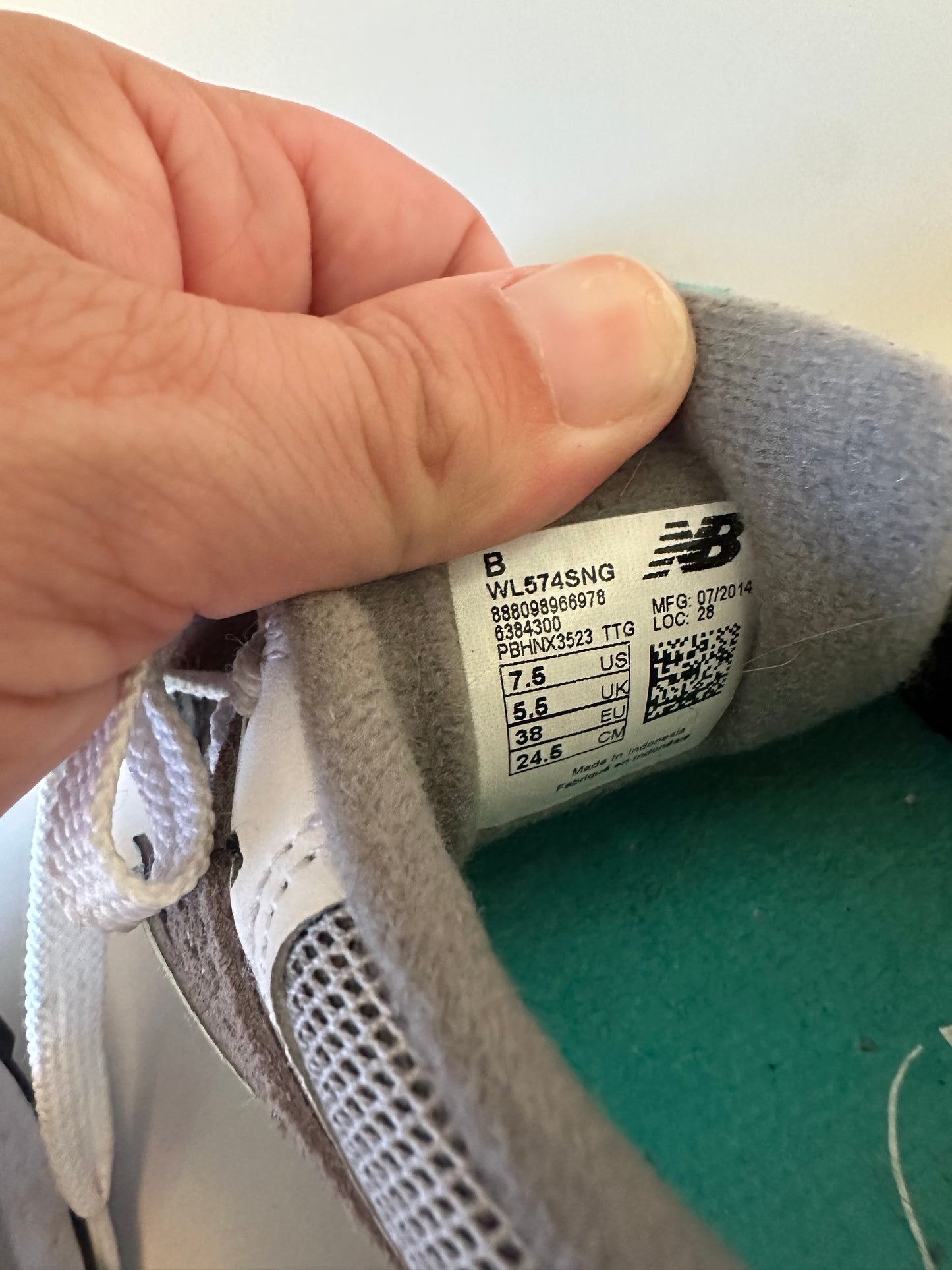 New Balance 574 Grey and Teal Suede Mesh Sneakers | Size 7.5