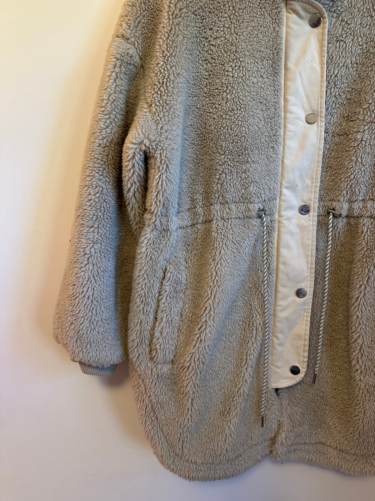 Varley Jamie High Neck Sherpa Fleece Jacket in Beige | Size Large