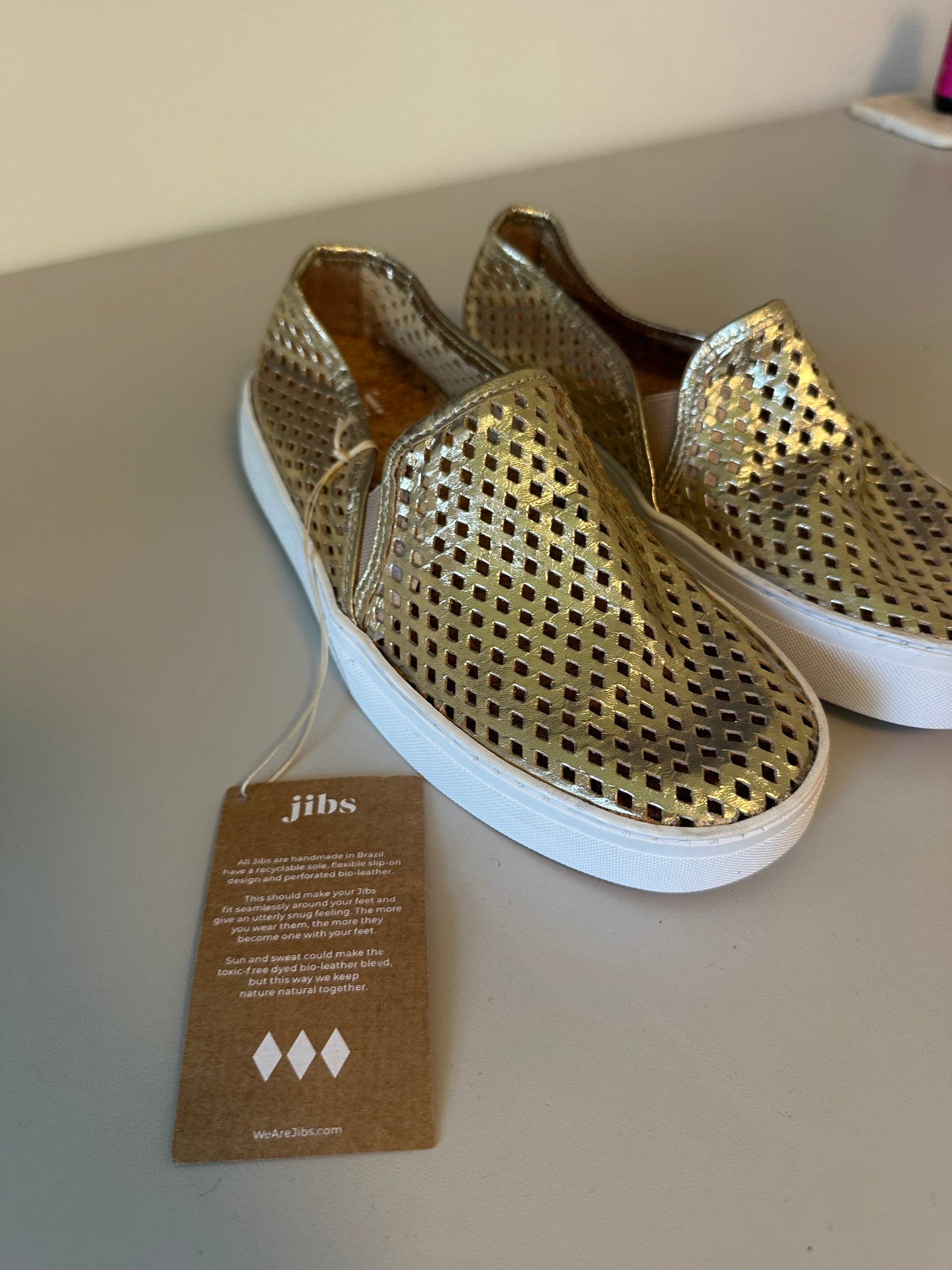 NWT Jibs Classic Gold Metallic Perforated Leather Slip On Sneakers | Size 6