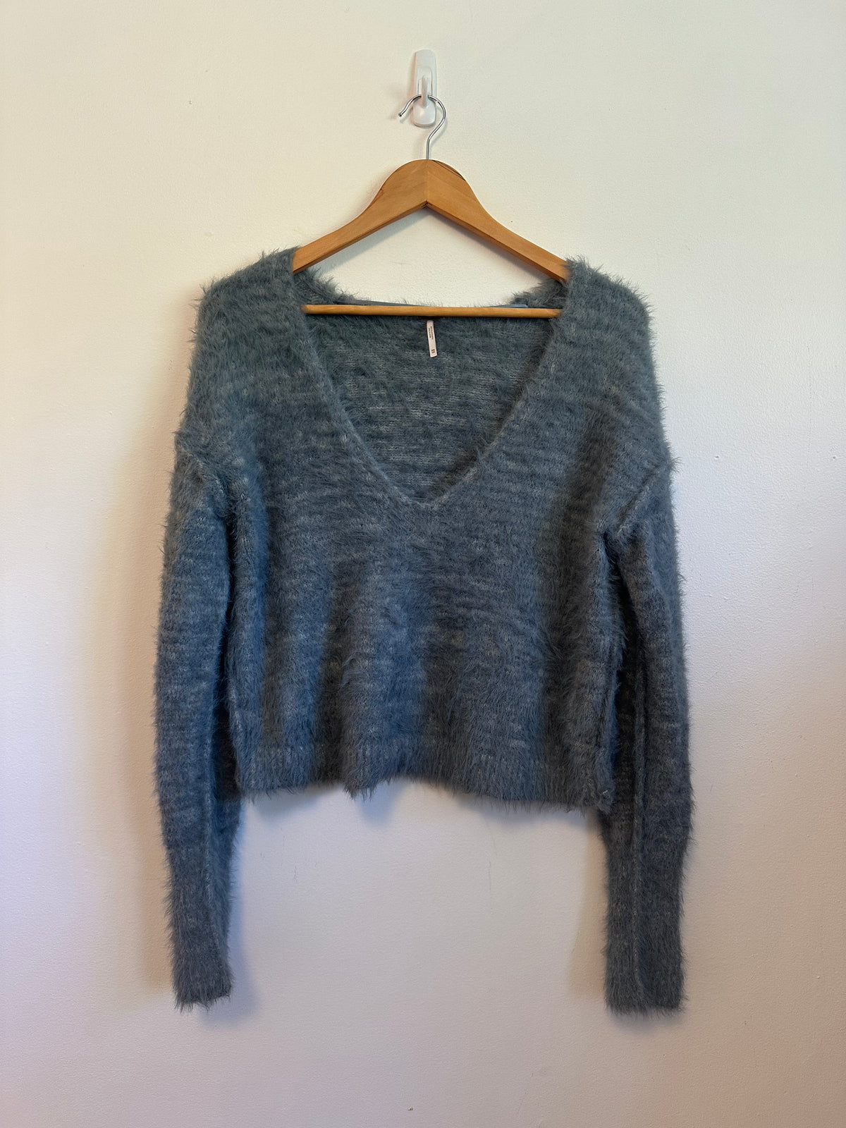 Free People Fuzzy Eyelash Knit V-Neck Sweater | Size XS