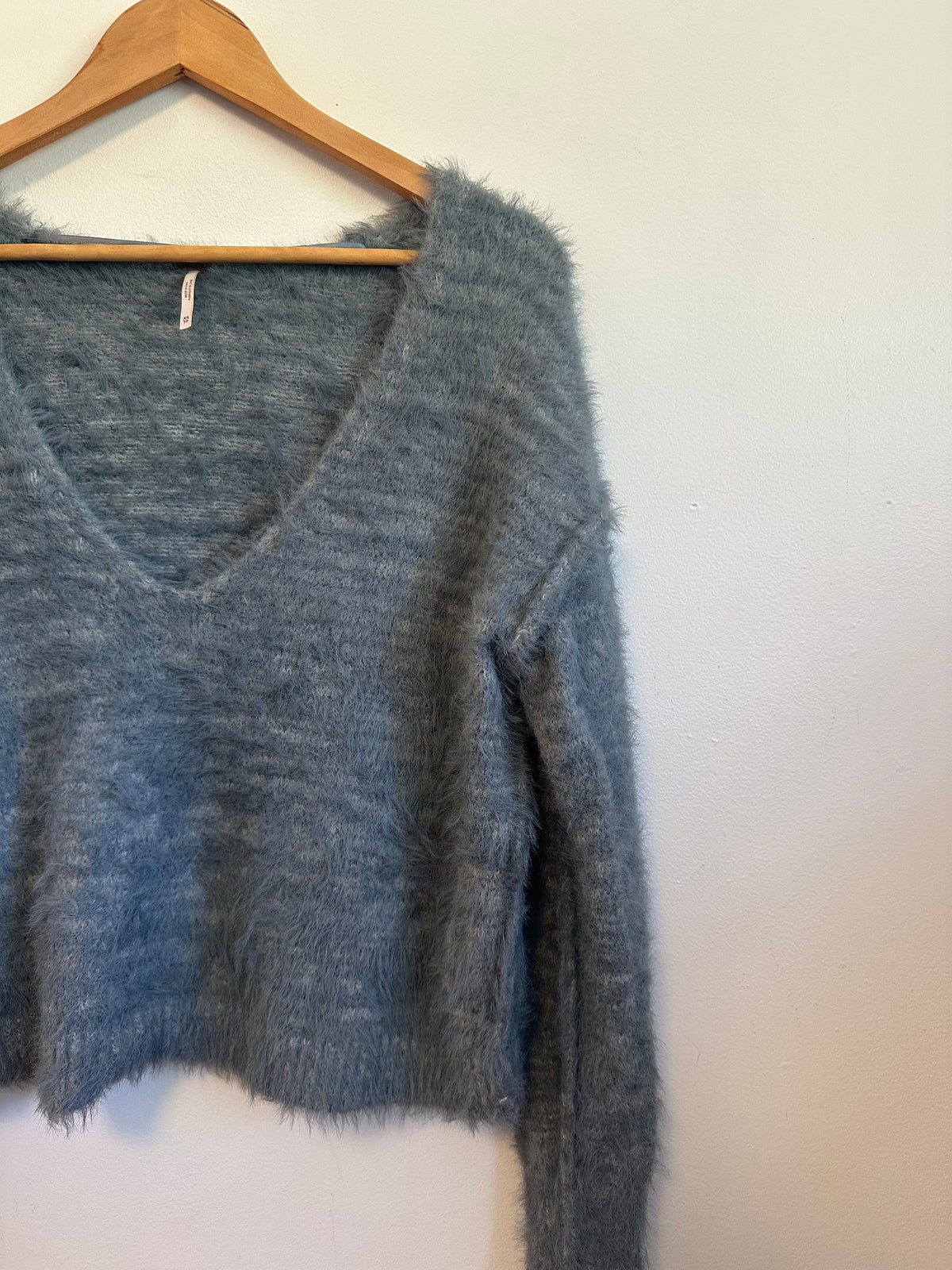 Free People Fuzzy Eyelash Knit V-Neck Sweater | Size XS