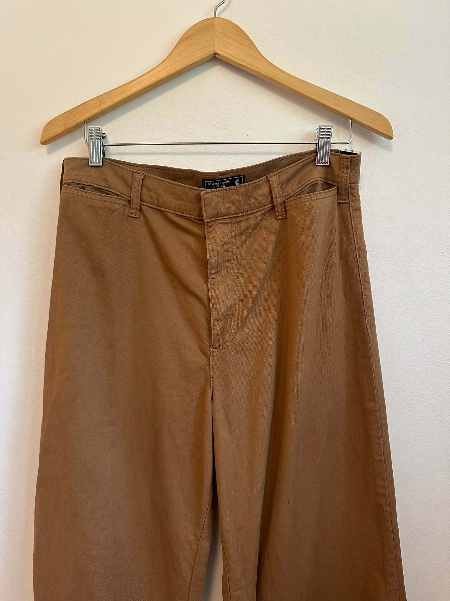 NWT Abercrombie & Fitch Ultra High Rise Crop Wide Leg Pants in Brown | Size 30