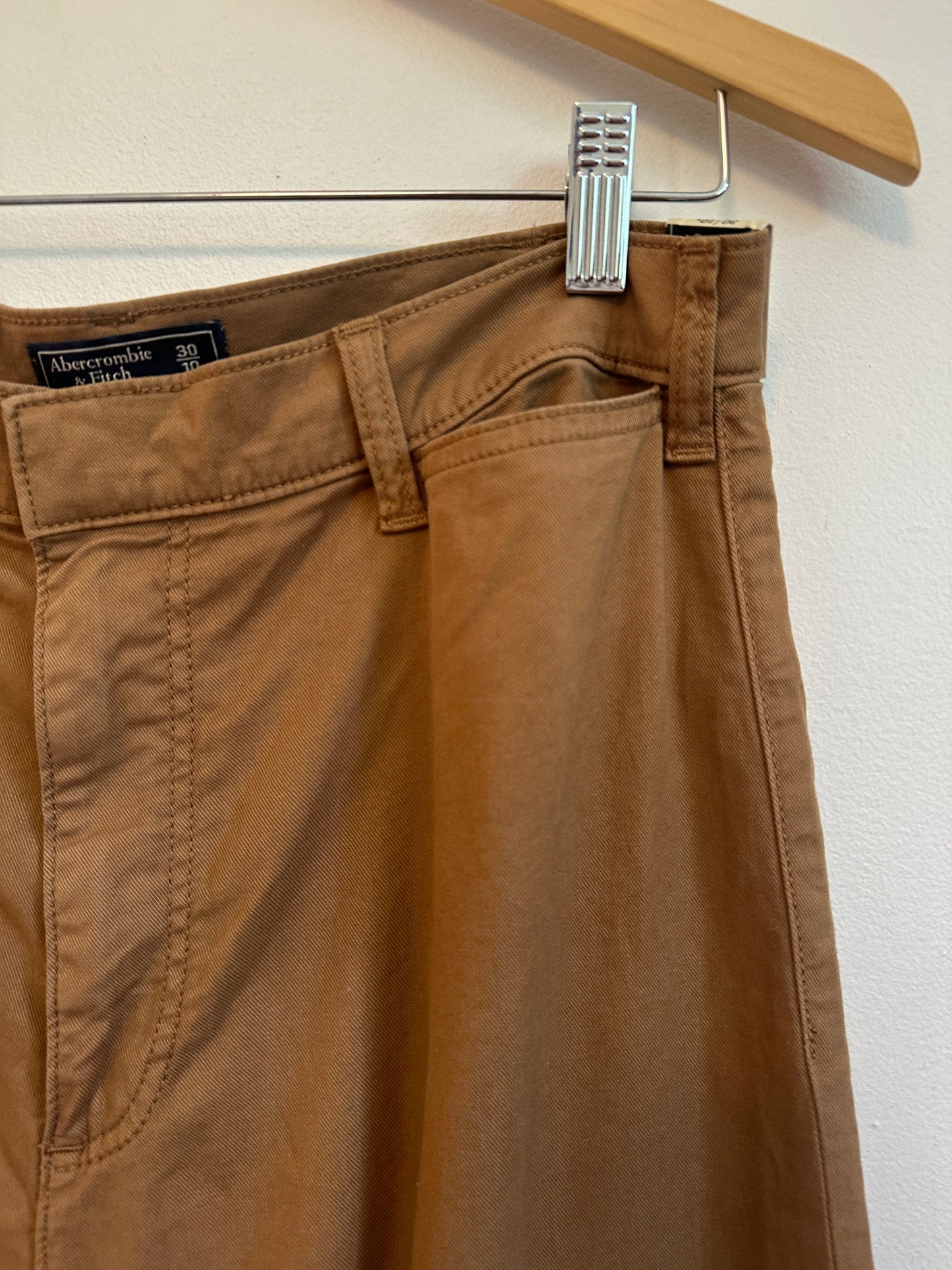 NWT Abercrombie & Fitch Ultra High Rise Crop Wide Leg Pants in Brown | Size 30