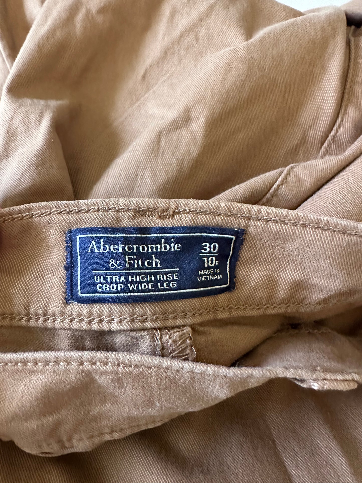 NWT Abercrombie & Fitch Ultra High Rise Crop Wide Leg Pants in Brown | Size 30