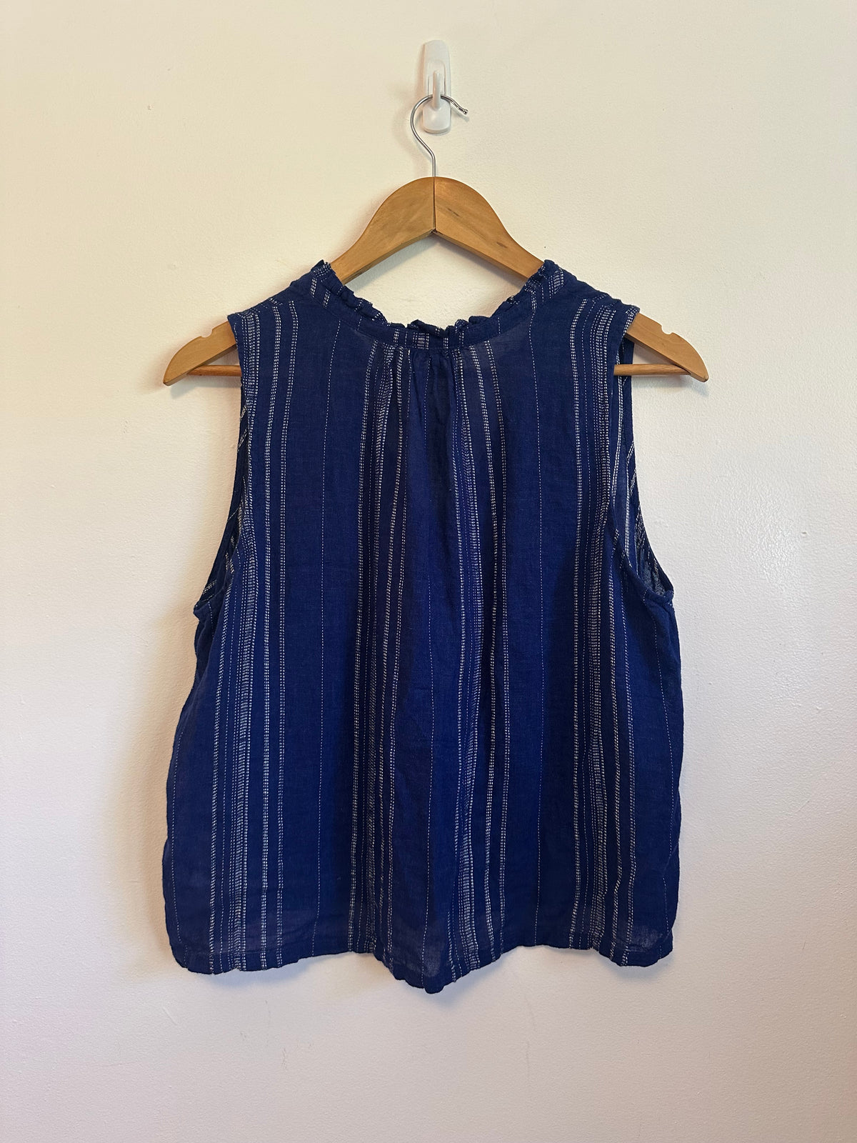 Rails Christy Navy Stripe Linen Blend Ruffle V-Neck Sleeveless Top | Size XS