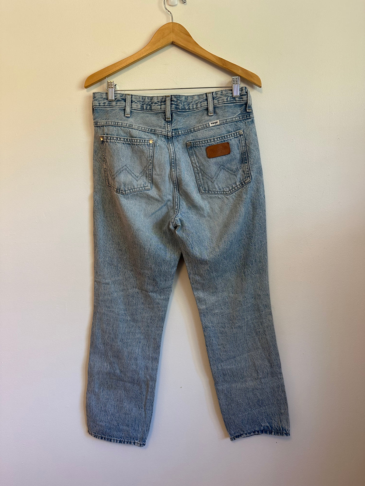 Wrangler Wild West High Rise Straight Leg Distressed Jeans | Size 28