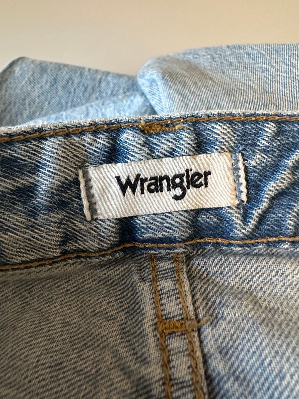 Wrangler Wild West High Rise Straight Leg Distressed Jeans | Size 28