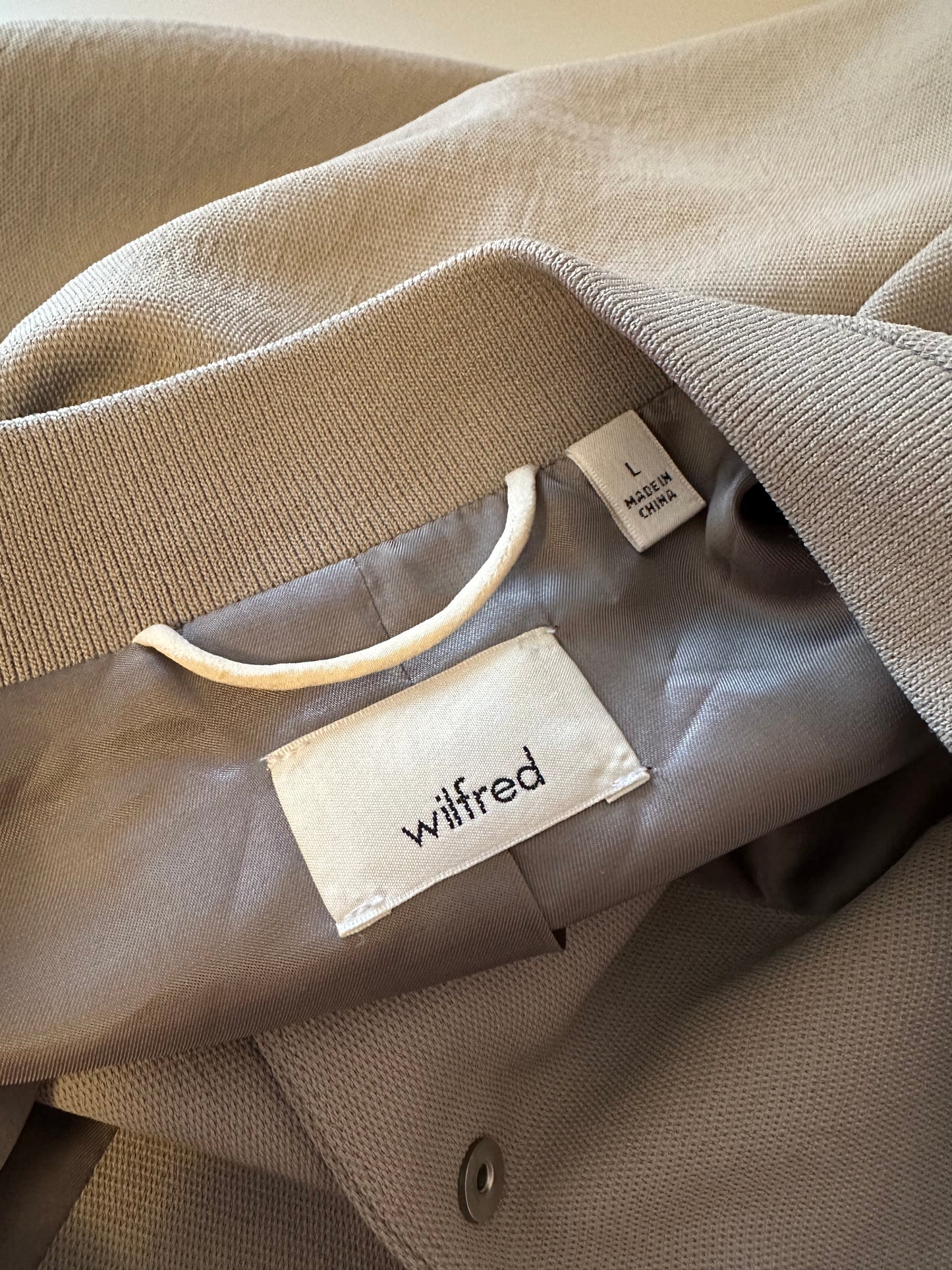 Aritzia Wilfred Poussin Snap Front Bomber Jacket in Taupe | Size Large