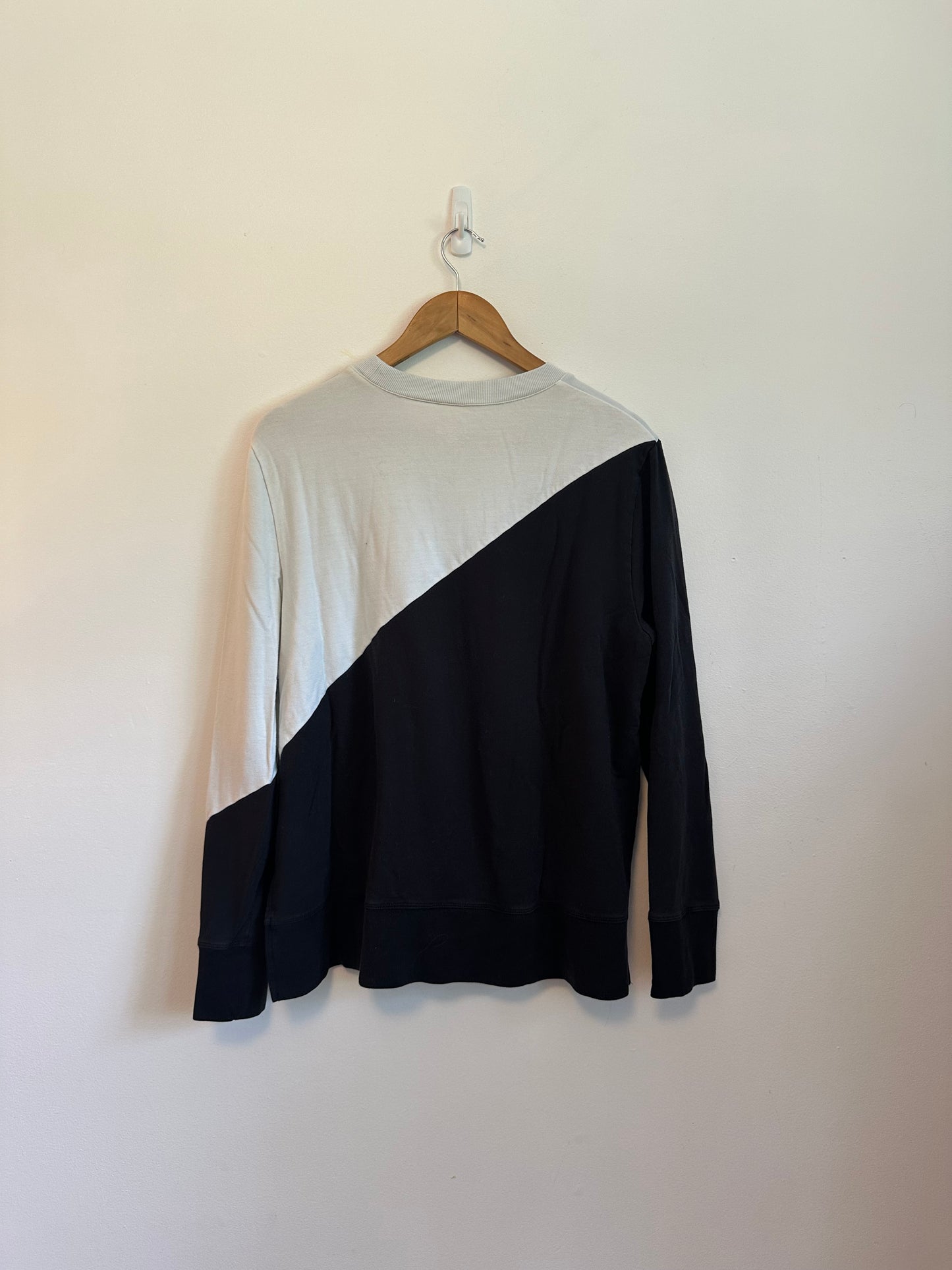 Summersalt Black and White Diagonal Colorblock Sweatshirt | Size Large