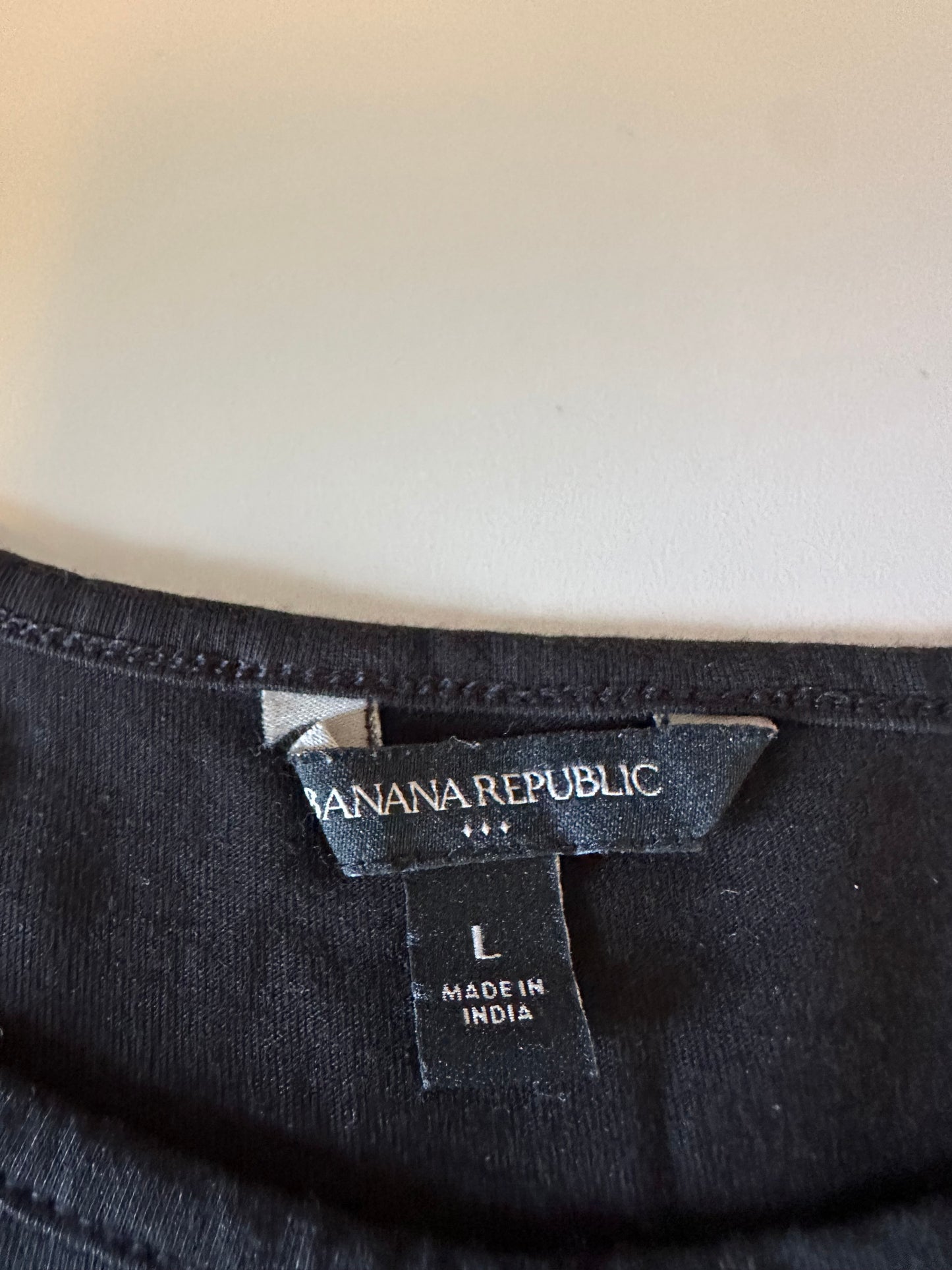 Banana Republic Black Sleeveless Muscle T-Shirt | Size Large