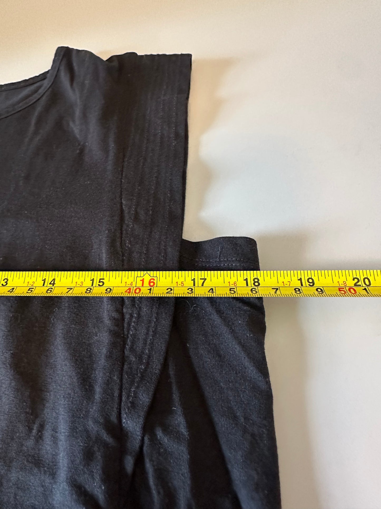 Banana Republic Black Sleeveless Muscle T-Shirt | Size Large