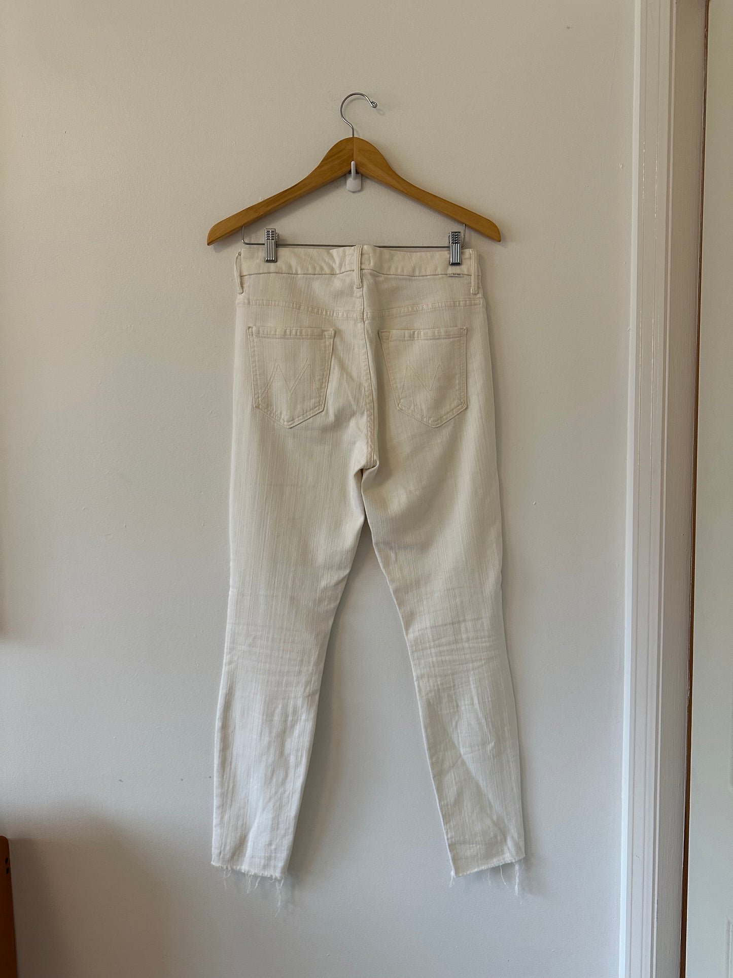 Mother Denim High Waisted Looker Ankle Fray in Whipping the Cream | Size 29