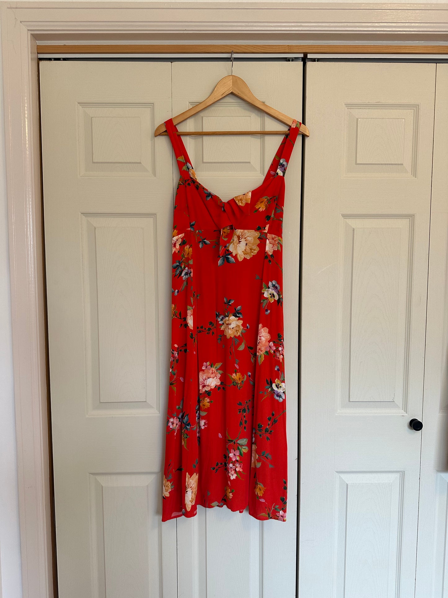 Yumi Kim Red Floral Tie Front Midi Dress | Size Medium