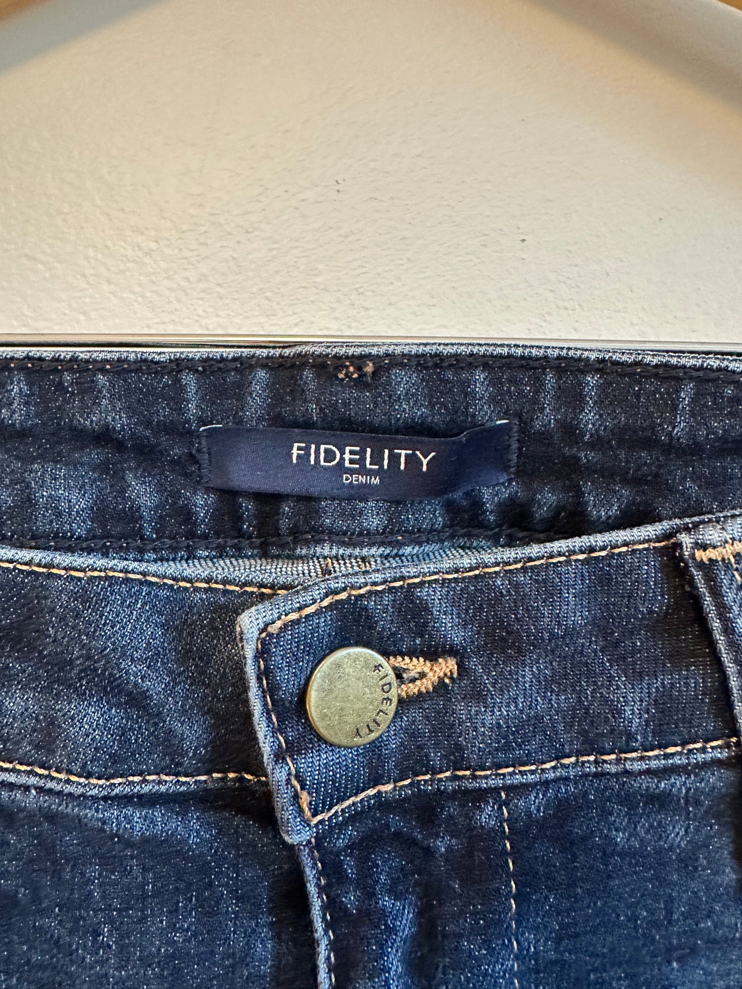 Fidelity Denim Belladona Bootcut Jeans in Dark Wash Blue | Size 28