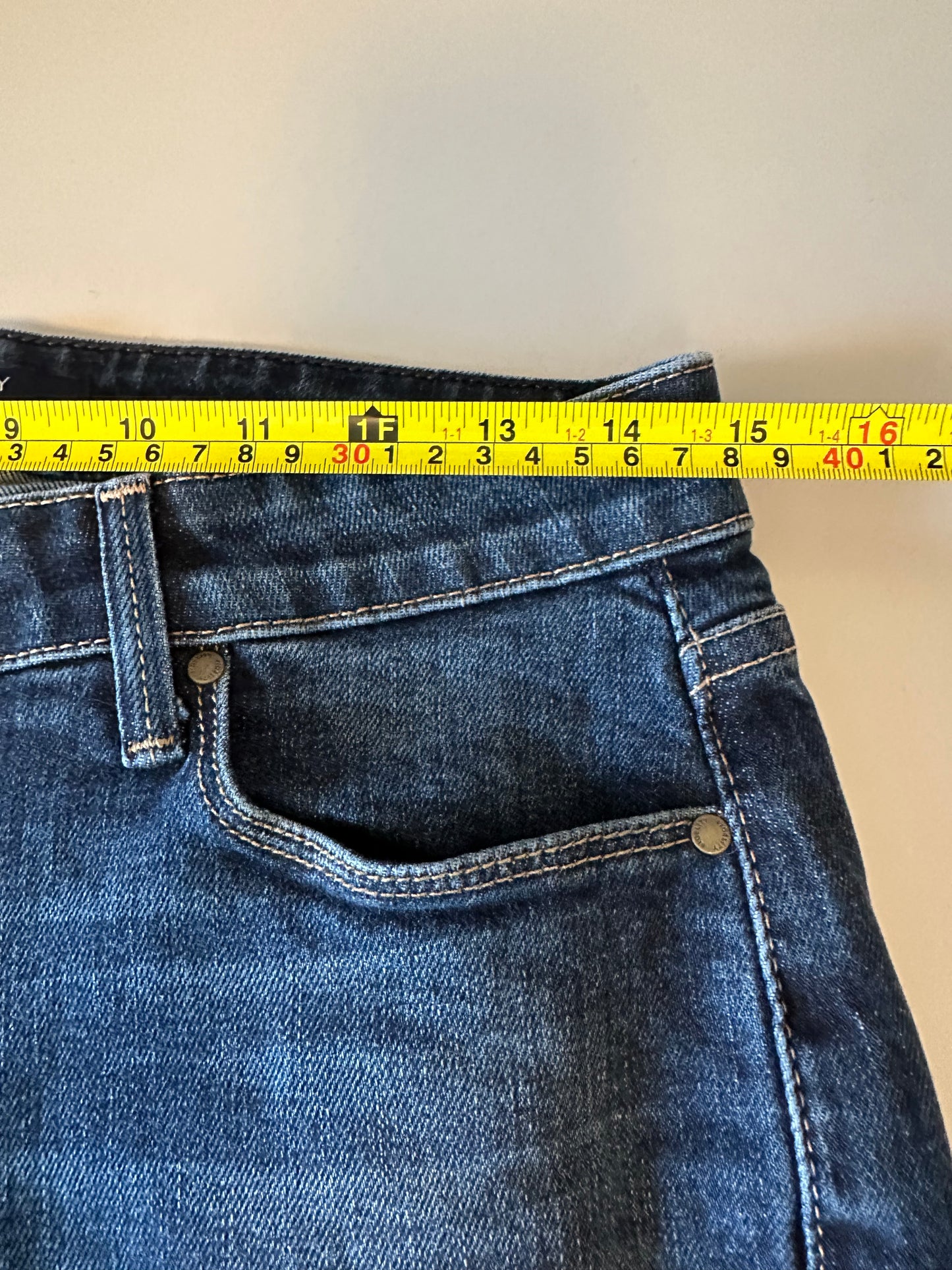 Fidelity Denim Belladona Bootcut Jeans in Dark Wash Blue | Size 28