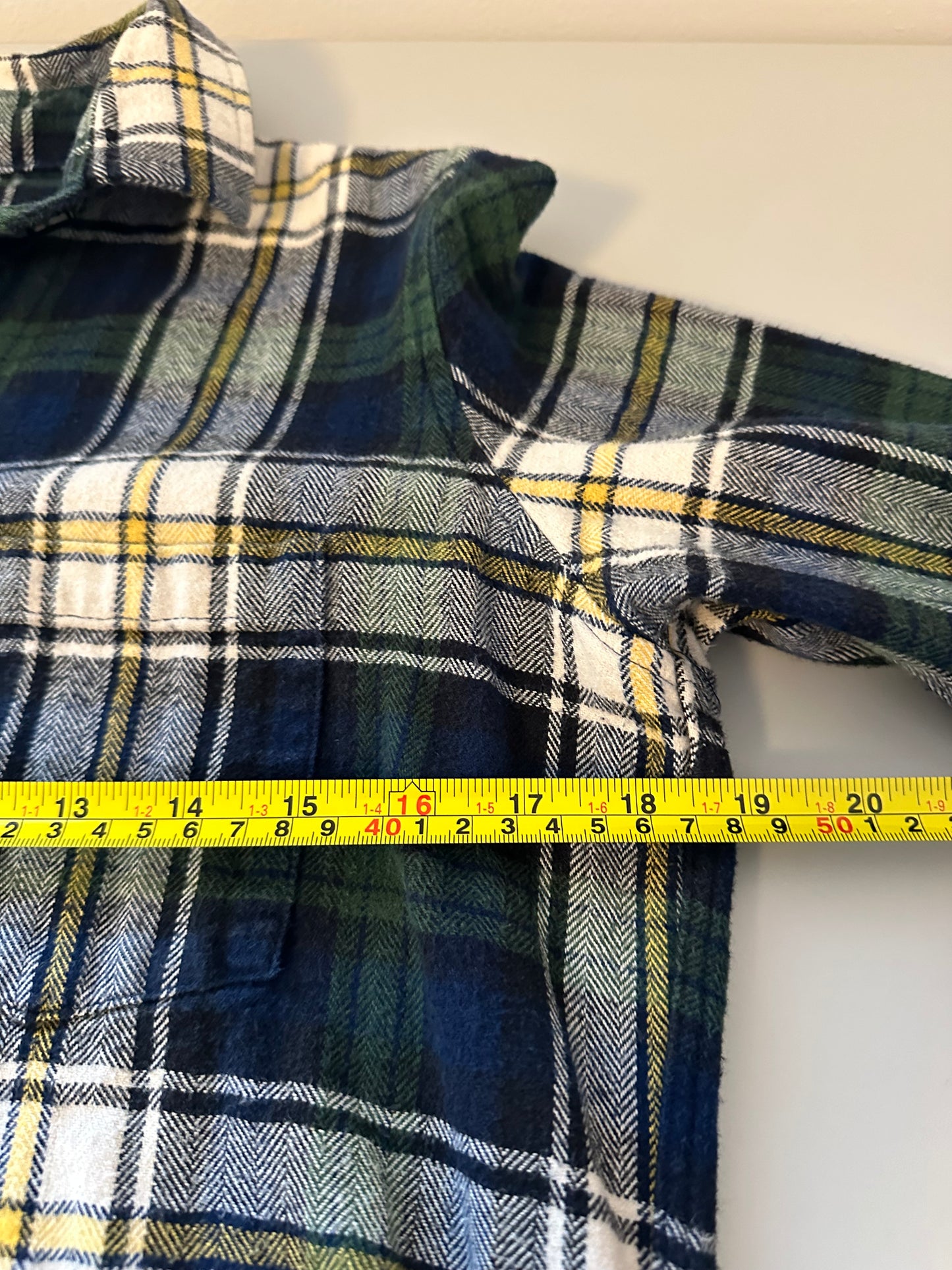 Tradlands Classic Flannel Button Down Shirt | Size Small