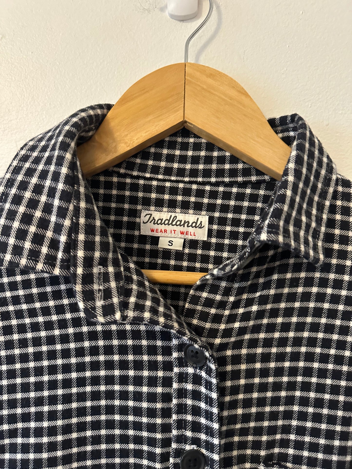 Tradlands Flannel Button Down Shirt | Size Small