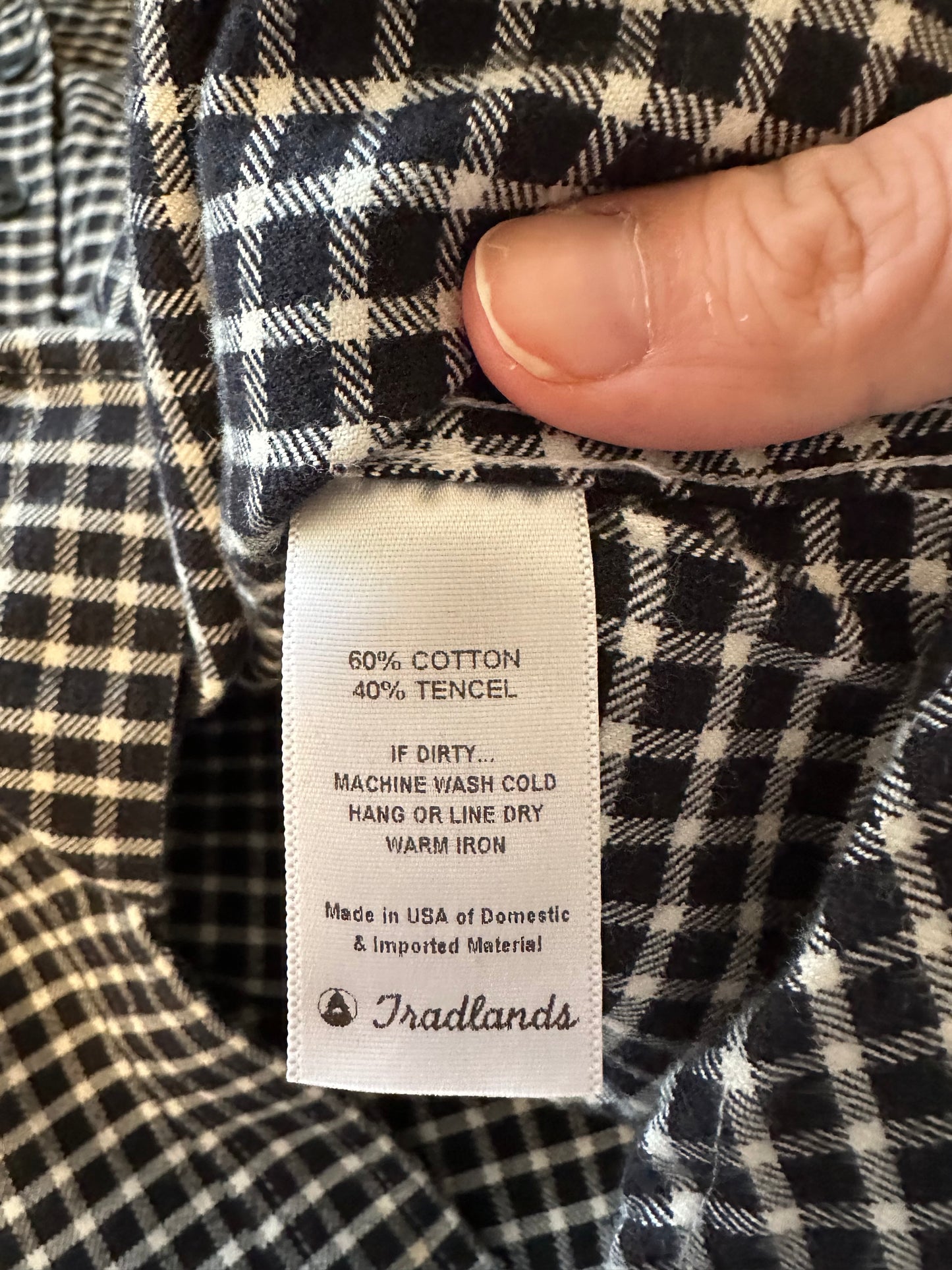 Tradlands Flannel Button Down Shirt | Size Small