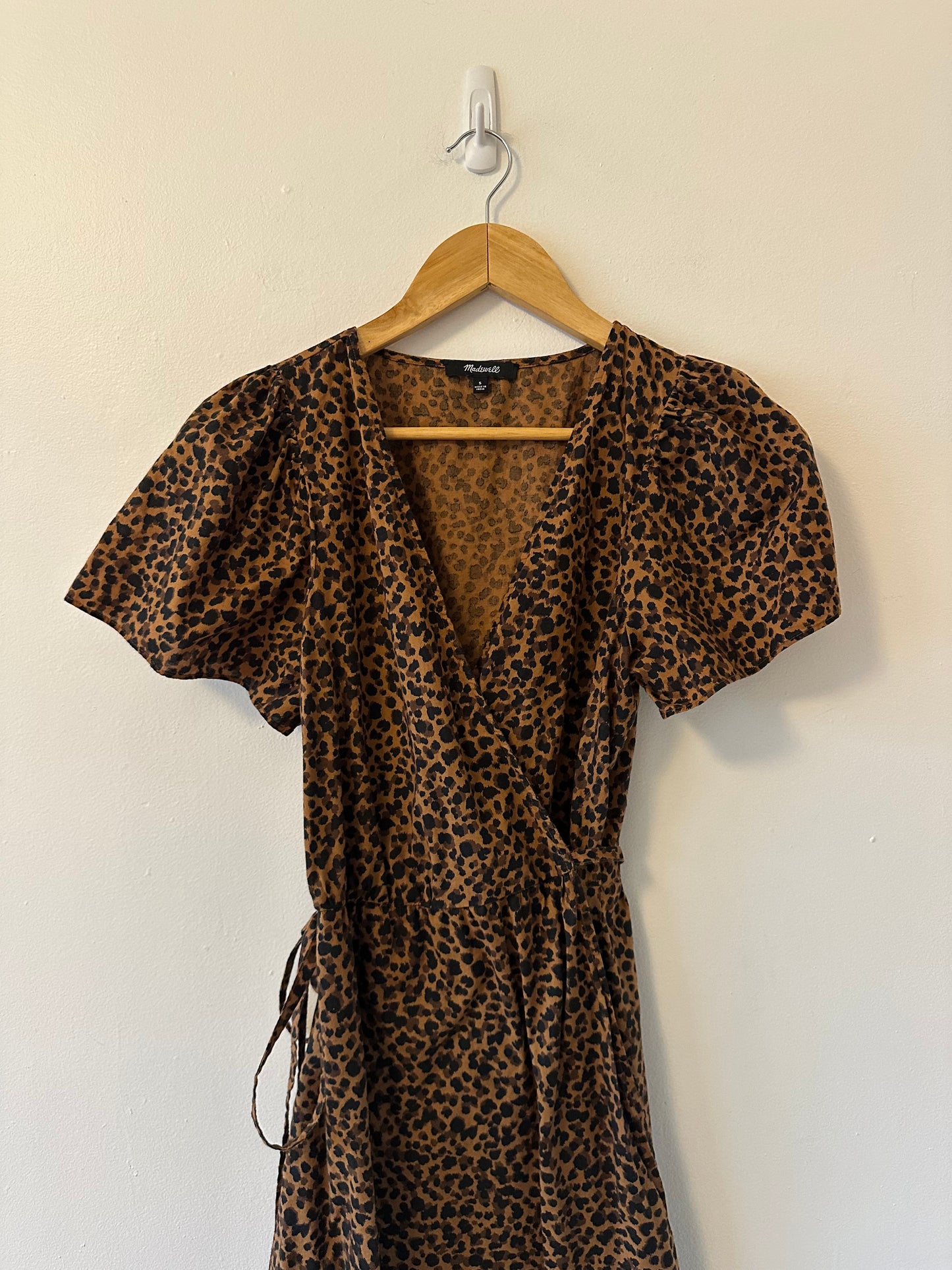Madewell Flutter-Sleeve Wrap Mini Dress in Painted Leopard | Size Small