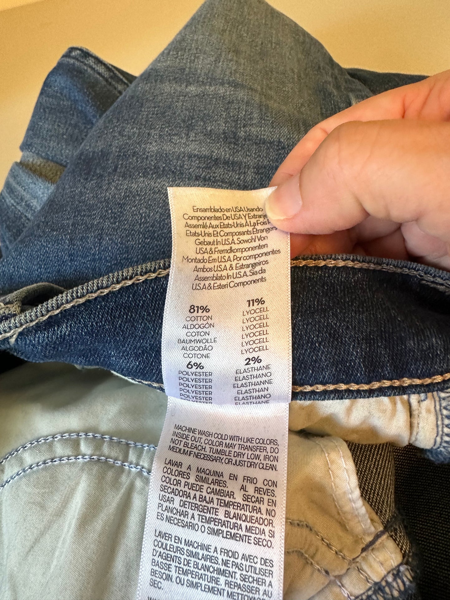 Mother The Tomcat Ankle Fray Jeans in Let's Just Be Friends | Size 29