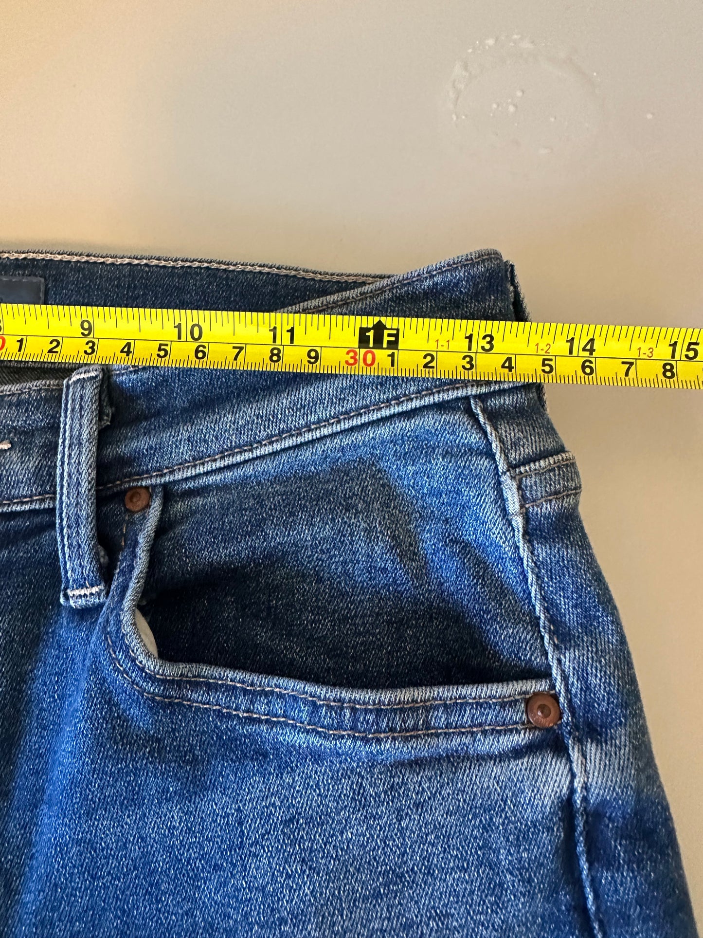 Mother The Tomcat Ankle Fray Jeans in Let's Just Be Friends | Size 29