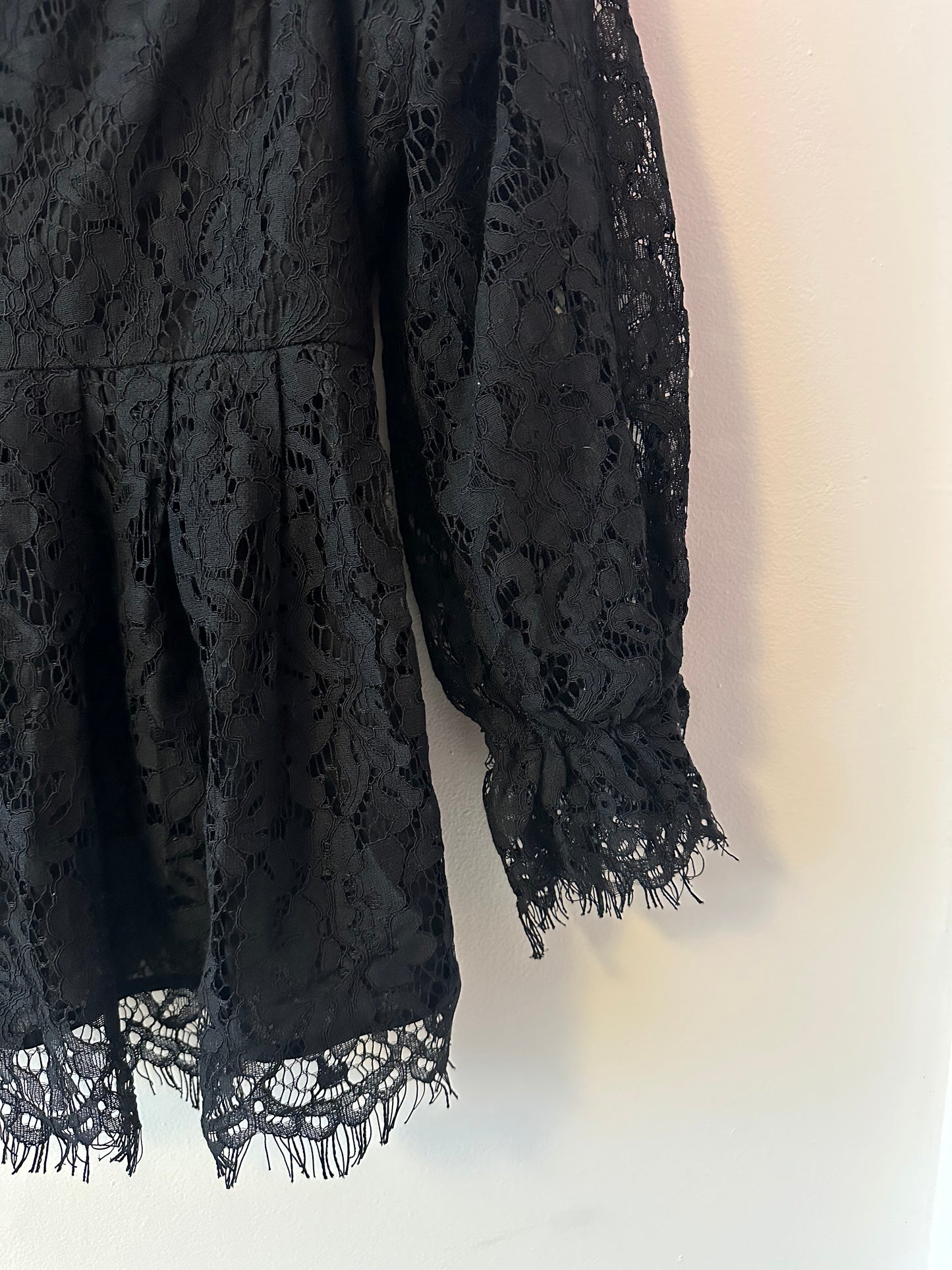 Tuckernuck Pomander Place Black Lace Daniella Top | Size Large