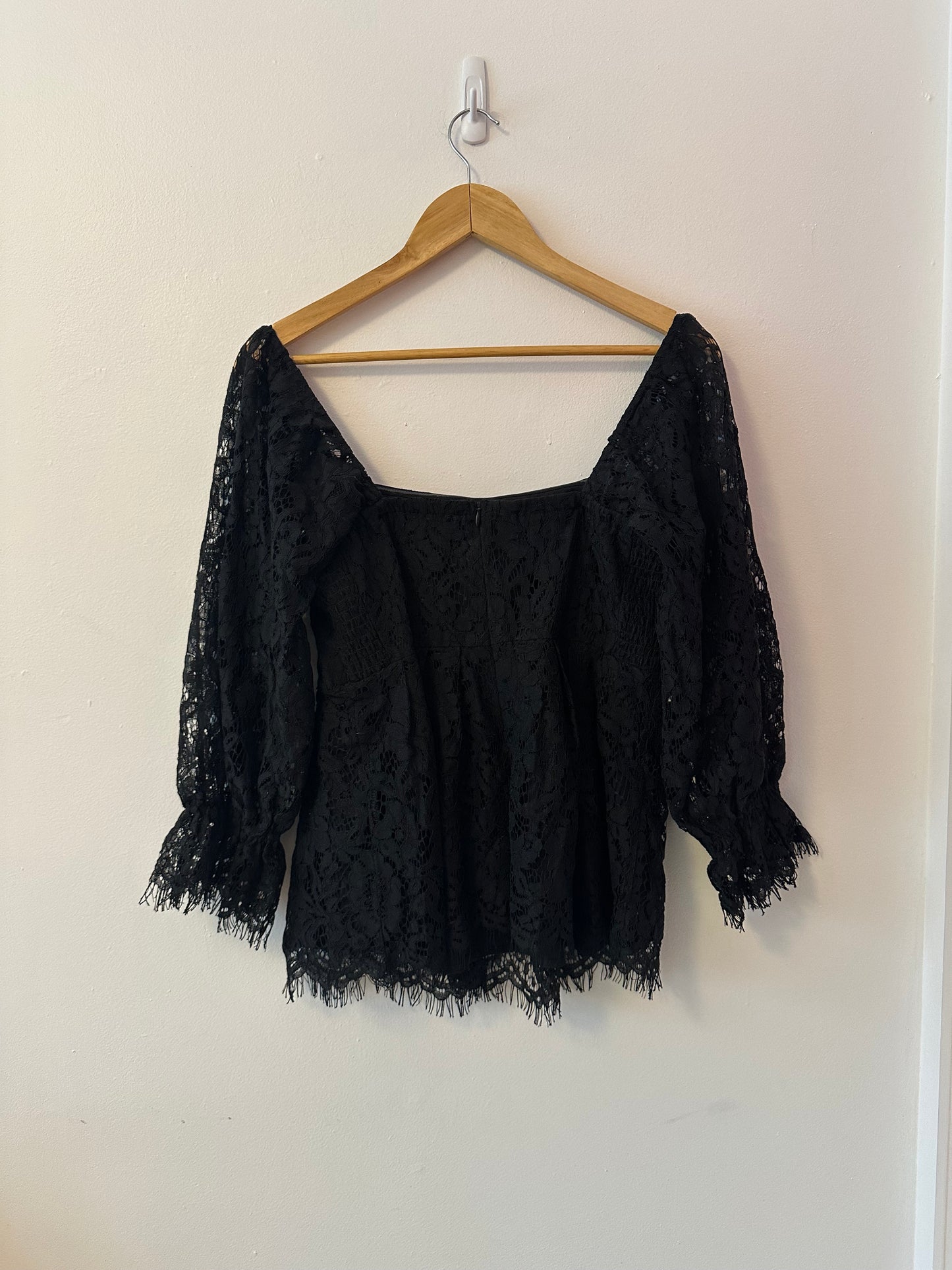 Tuckernuck Pomander Place Black Lace Daniella Top | Size Large