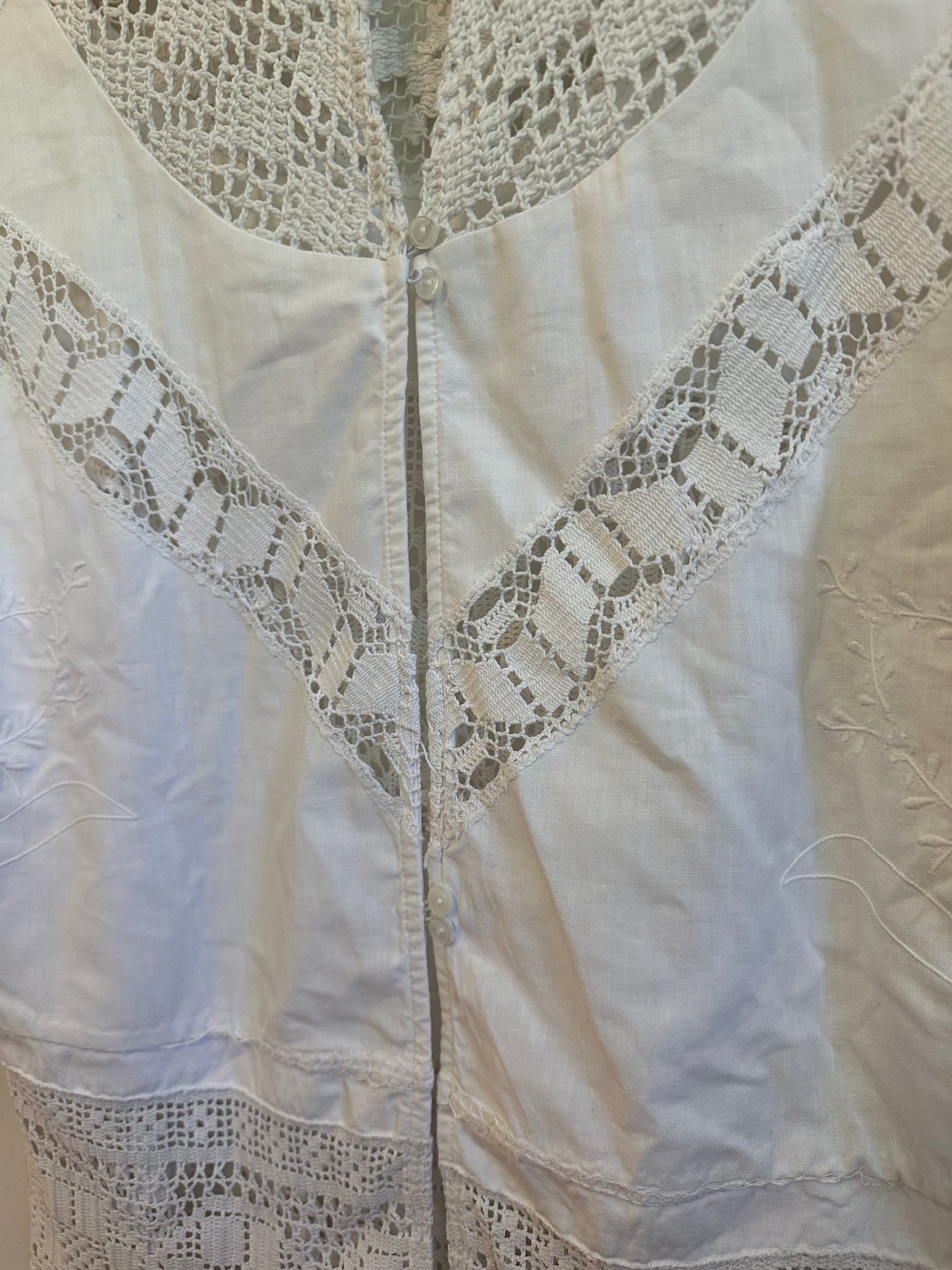 Place Nationale Cotton Crochet Lace Mock Neck Button Back Blouse in White | Size 3 (Medium)