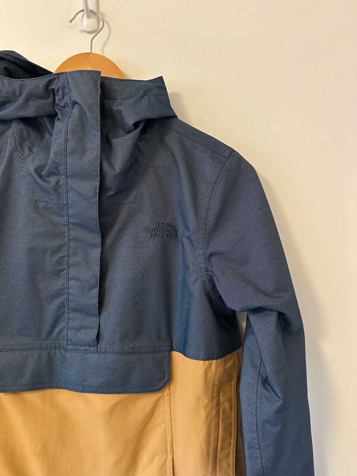 The North Face Dry Vent Jean and Mustard Hooded Pullover Windbreaker | Small