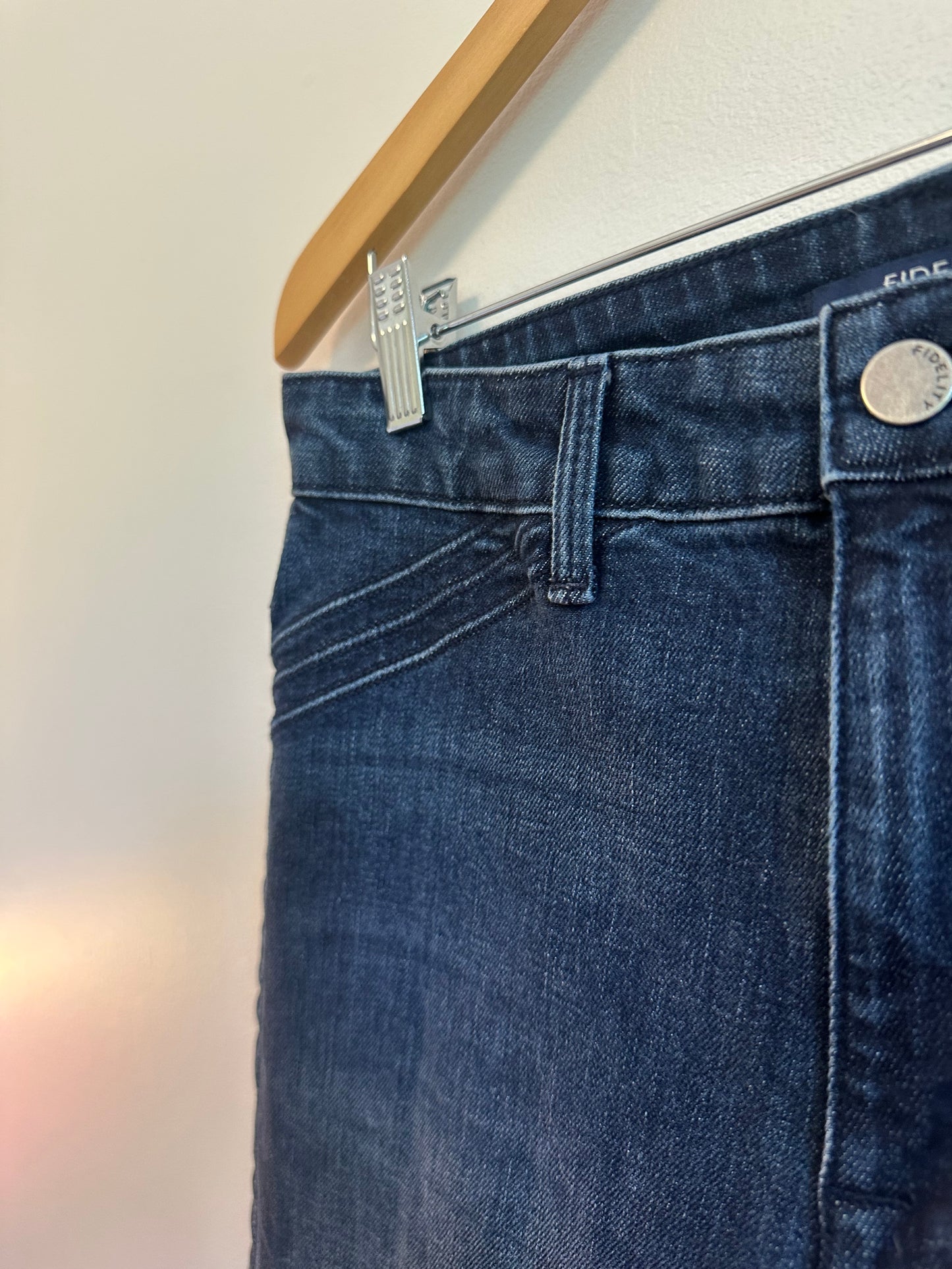 Fidelity Denim Magnolia Retro Wide Leg Jeans in Dark Indigo | Size 29
