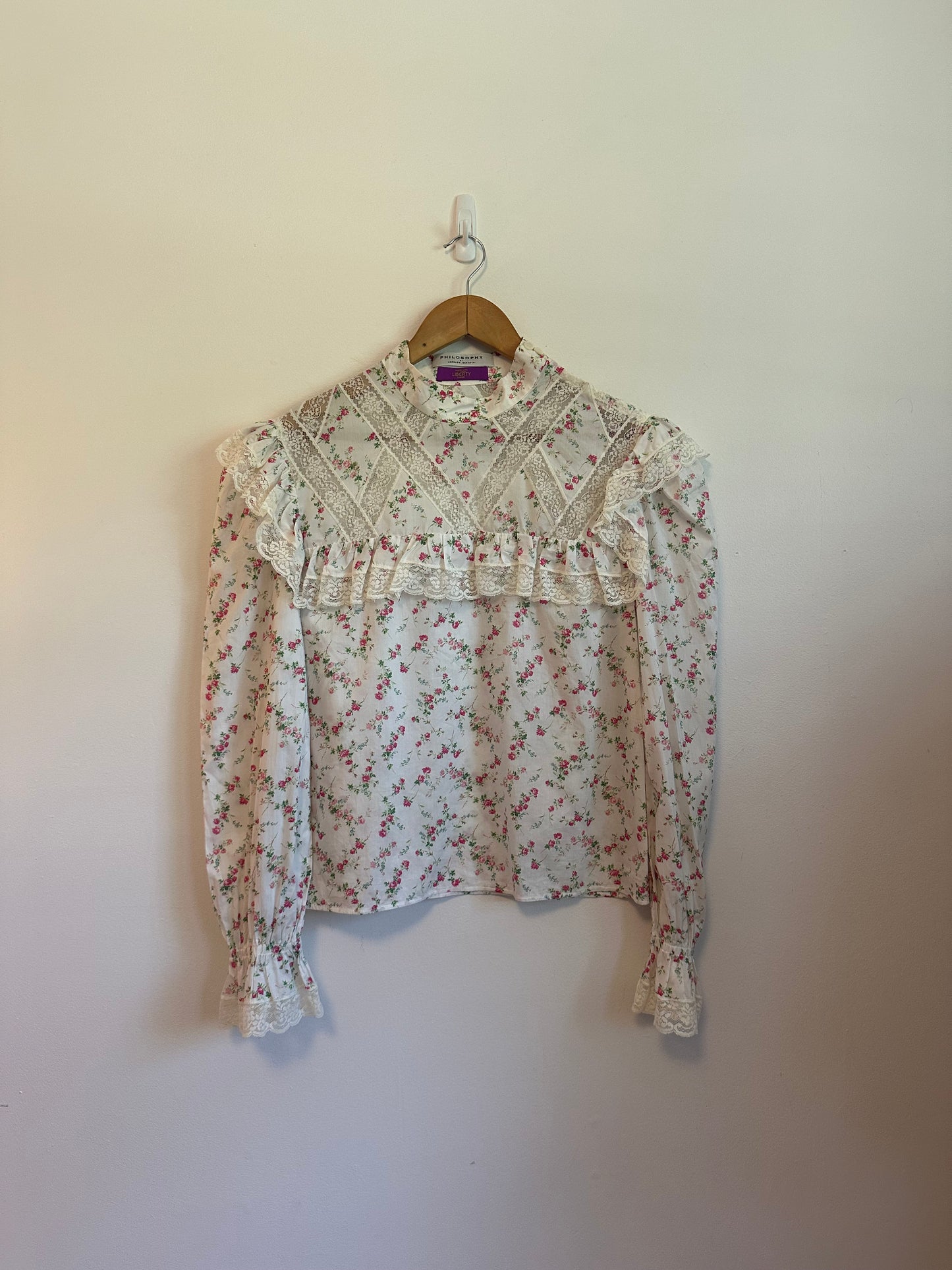 Philosophy di Lorenzo Serafini Liberty Floral Lace Ruffle Blouse in White and Pink | Size 6