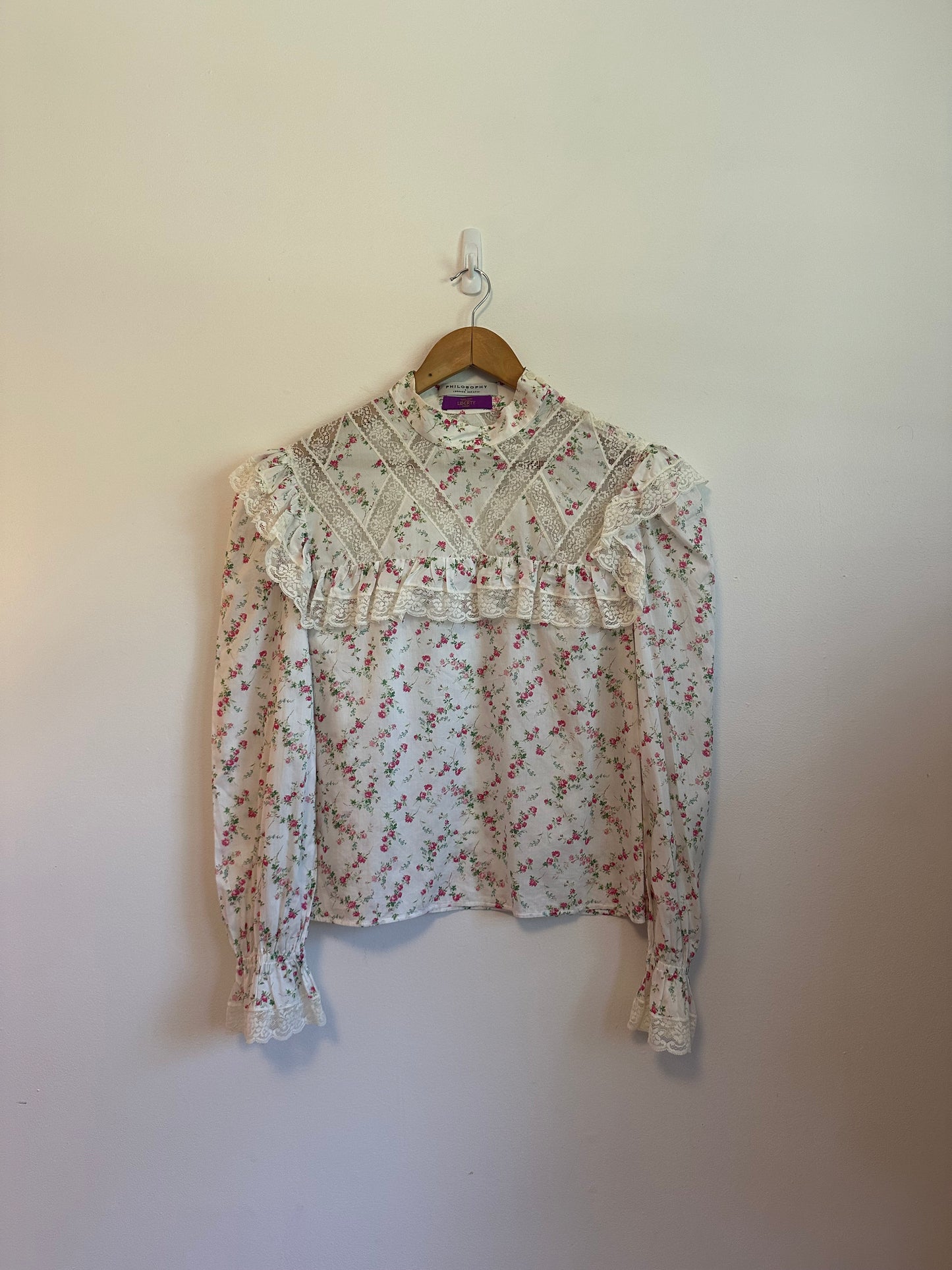 Philosophy di Lorenzo Serafini Liberty Floral Lace Ruffle Blouse in White and Pink | Size 6