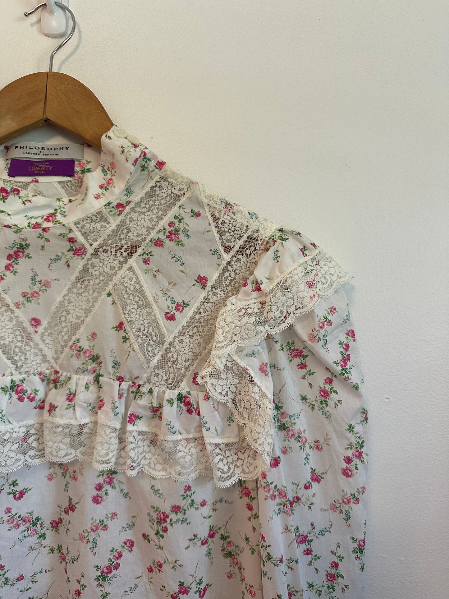 Philosophy di Lorenzo Serafini Liberty Floral Lace Ruffle Blouse in White and Pink | Size 6