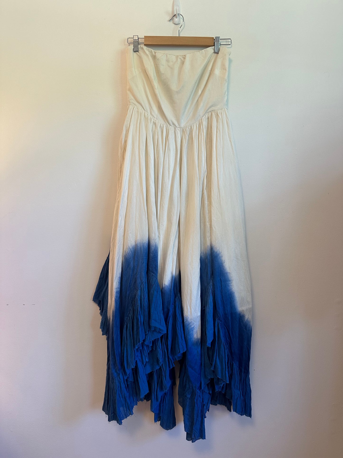 NWT Samant Chauhan Ombre Blue and Ivory Dipe Dye Strapless | Size Small