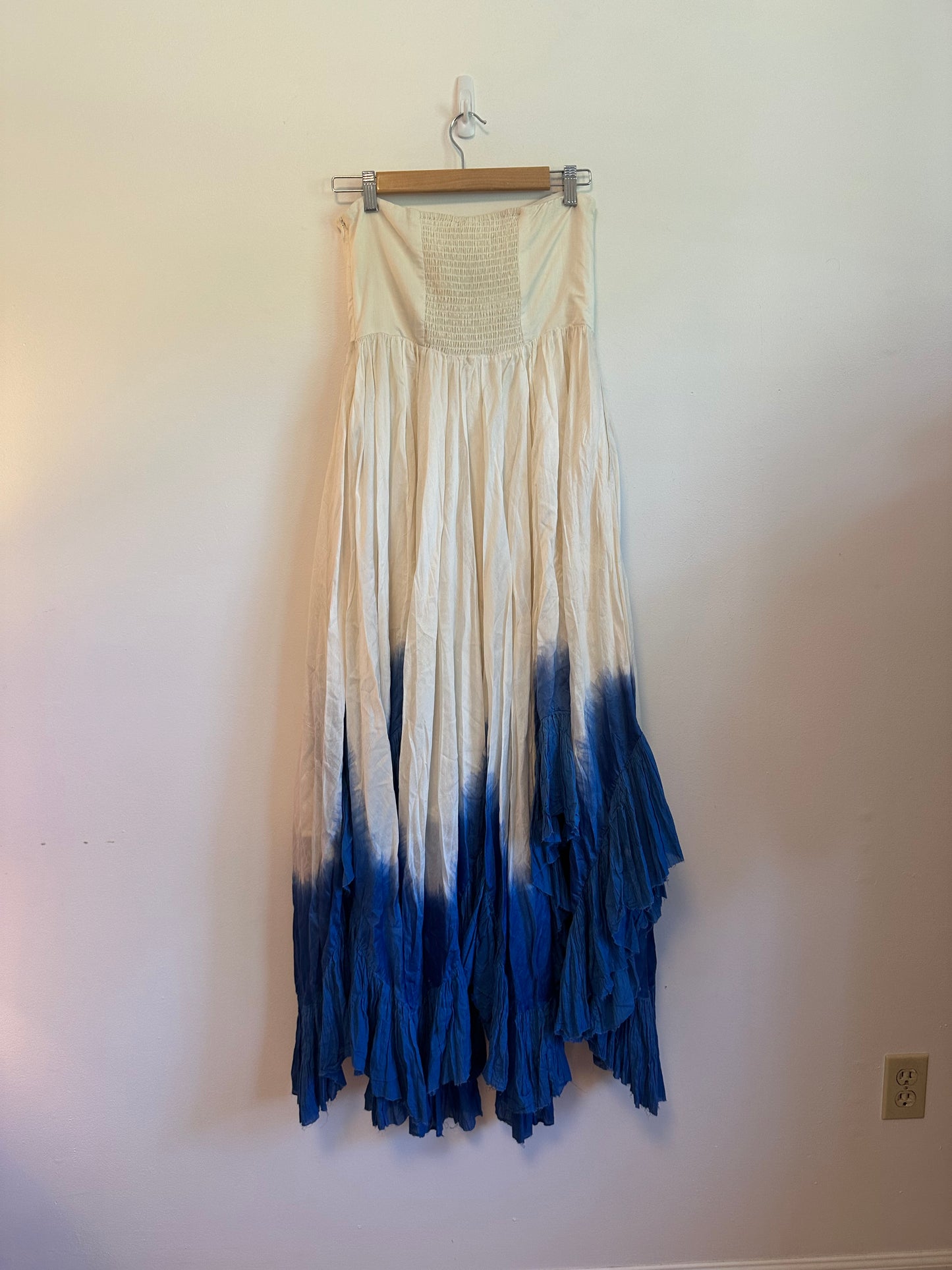 NWT Samant Chauhan Ombre Blue and Ivory Dipe Dye Strapless | Size Small
