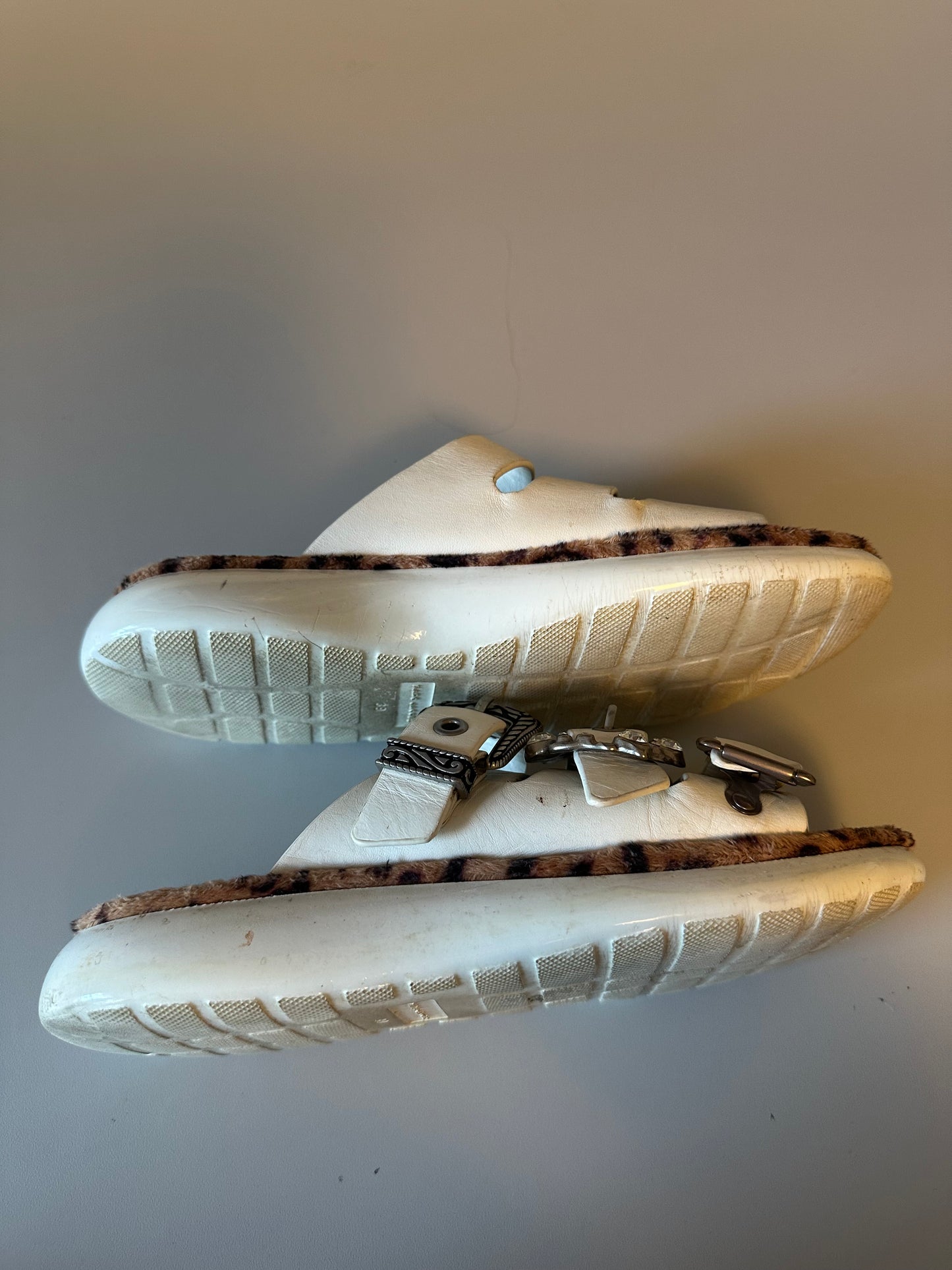 Marc Jacobs Emerson White Leather Leopard Fur Triple Buckle Platform Slides | Size 39