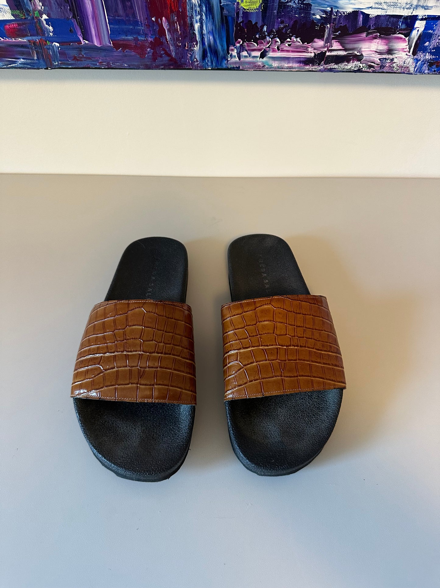 Freda Salvador Lea Cognac Brown Croc Embossed Leather Slide Sandals | Size 9