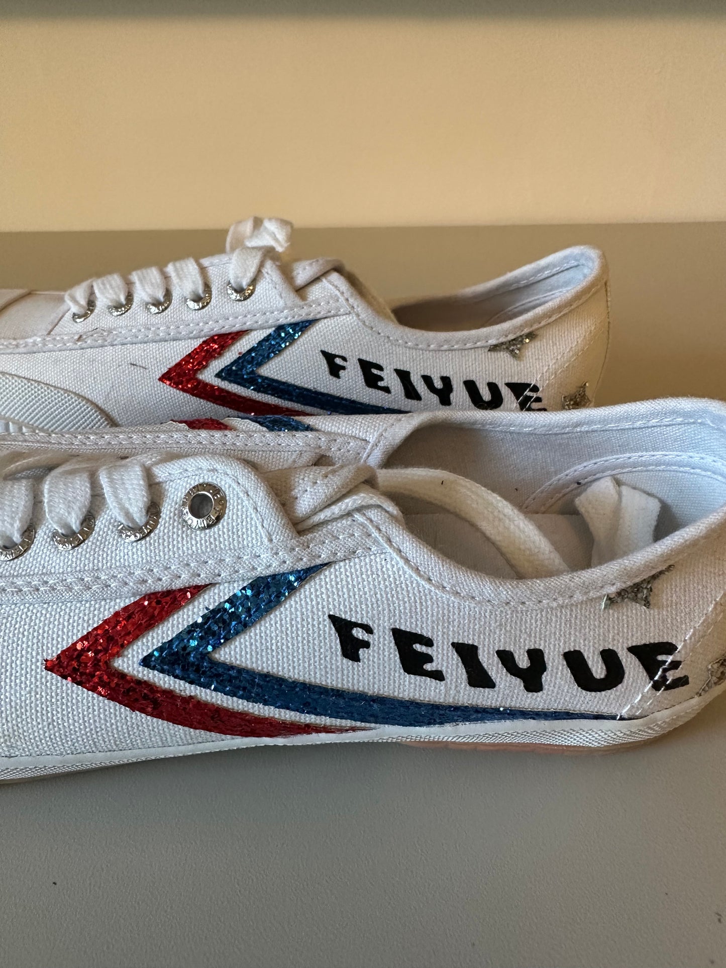 New Feiyue x Peppy Fe Lo Classic White Glitter Chevron Star Canvas Sneakers | Size 9
