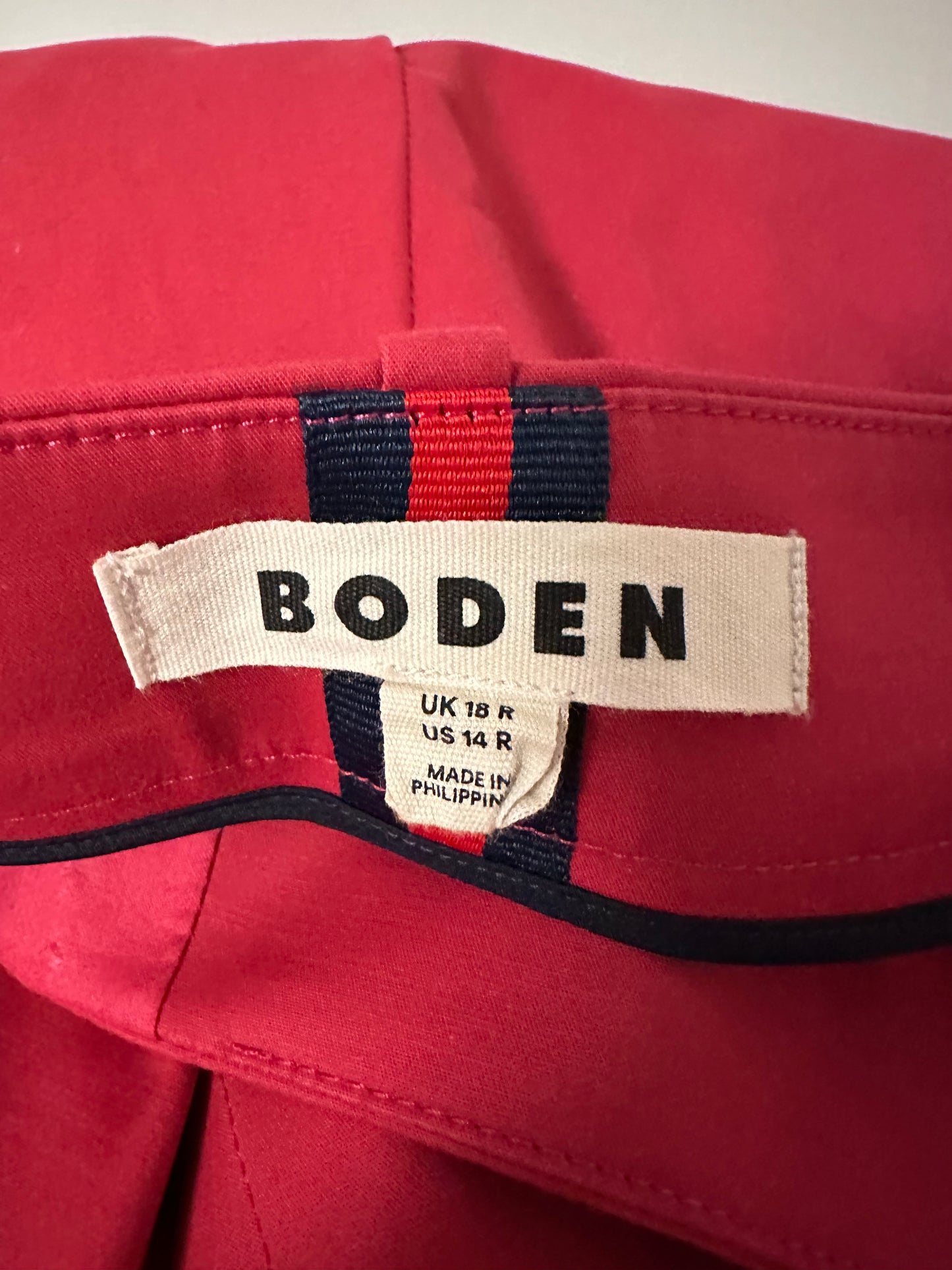 Boden Fuschia Cropped Poplin Stretch Trousers | Size 14