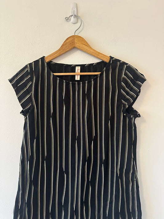Hanna Andersson Shift Dress in Black with Gray and White Stripes | Size Medium