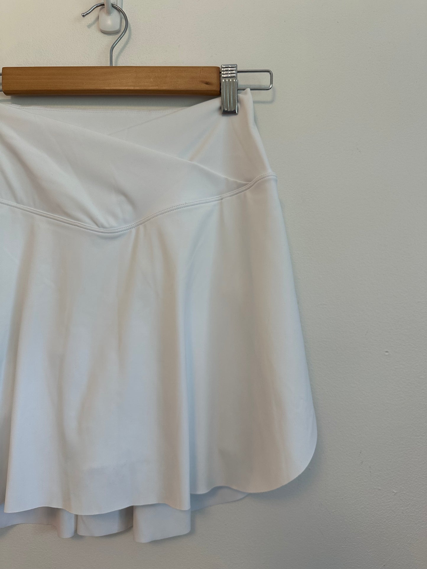 Halara White Crossover V-Waist Athletic Tennis Skort
