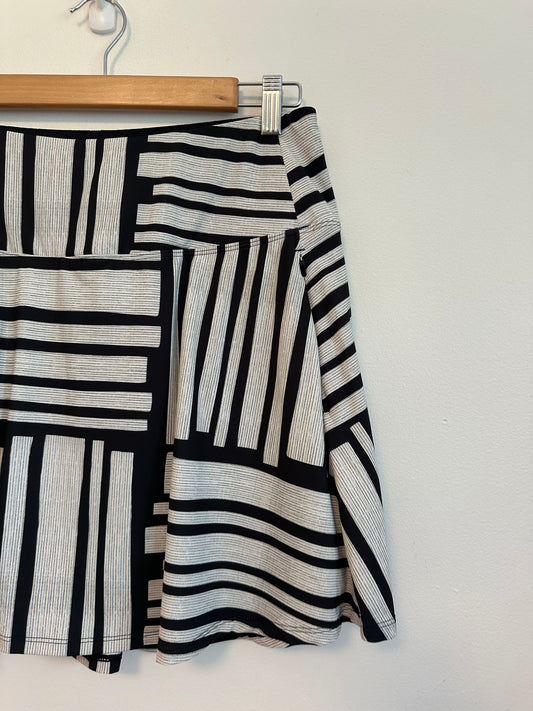 CALIA Carrie Underwood Black and White Striped Geometric Athletic Skort | Size Large