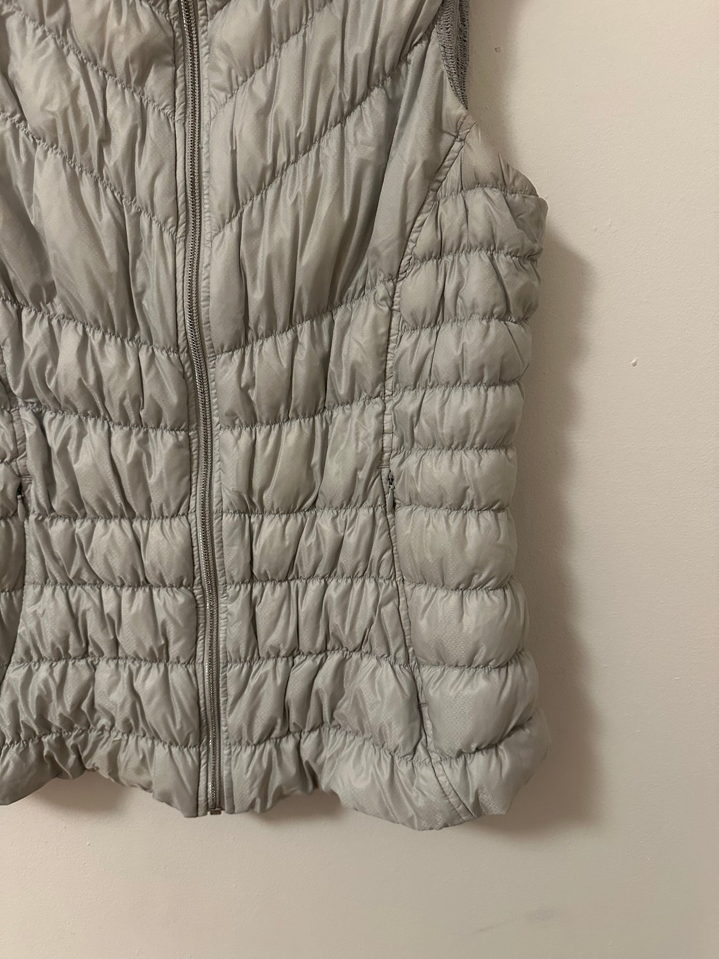 Athleta Downalicious Deluxe Vest in Morning Sky Gray | Size XL